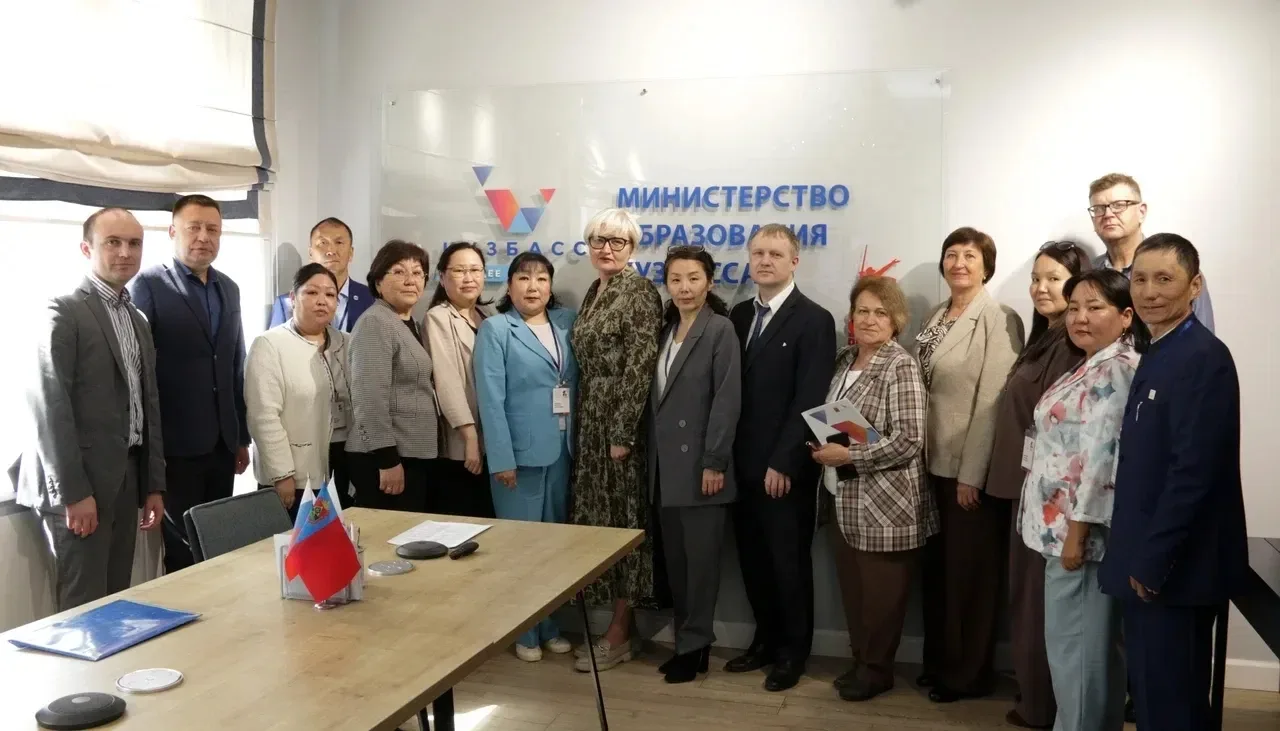 Встретилась с коллегами из Республики Тыва. Они приехали в Кузбасс для повышения квалификации.   ✅По