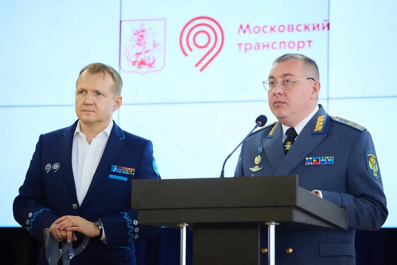Безопасность столичного транспорта: Виктор Гулин вручил награды лучшим водителям Мосгортранса  Руков