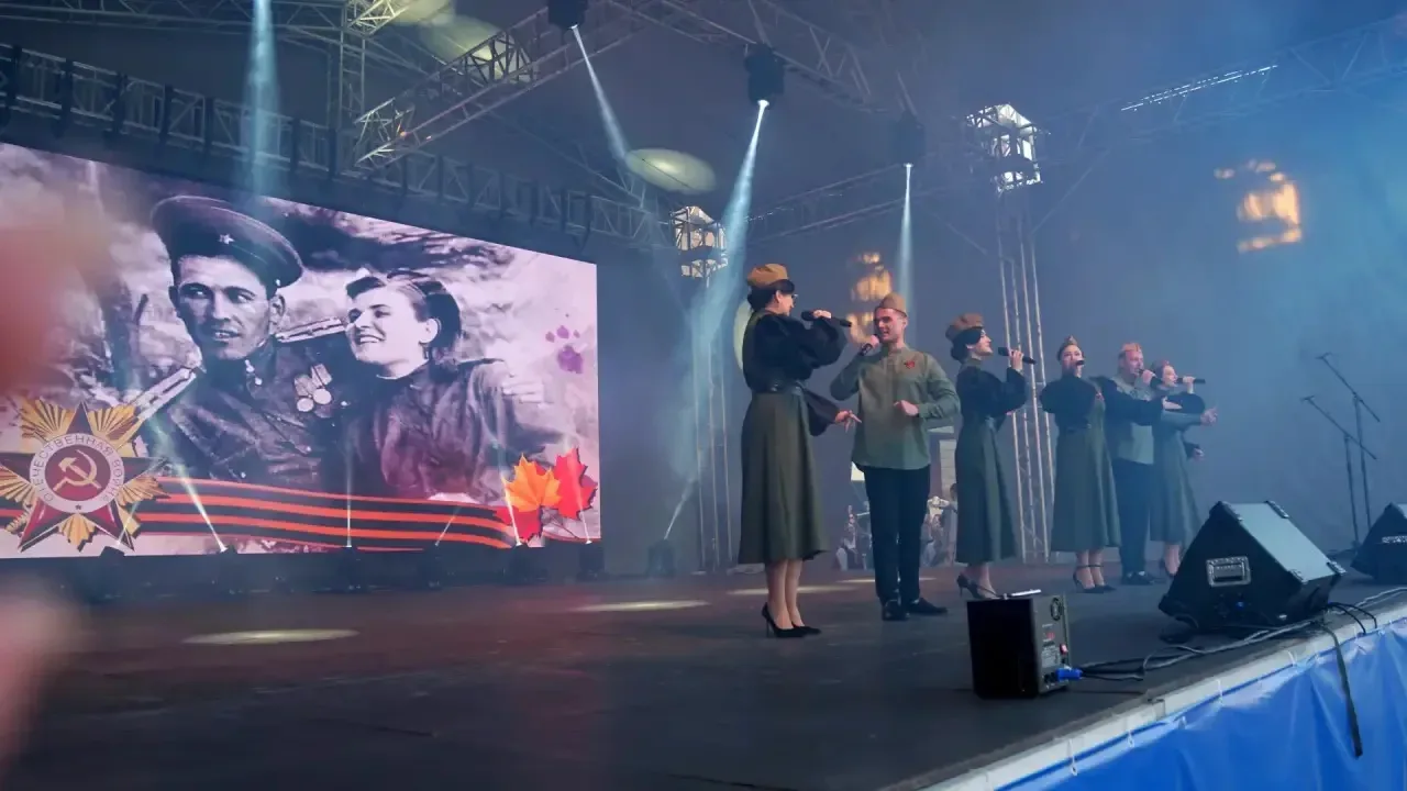 День Победы в Бузулуке завершился праздничным концертом и фейерверком.  #владимирпесков #новостибузу
