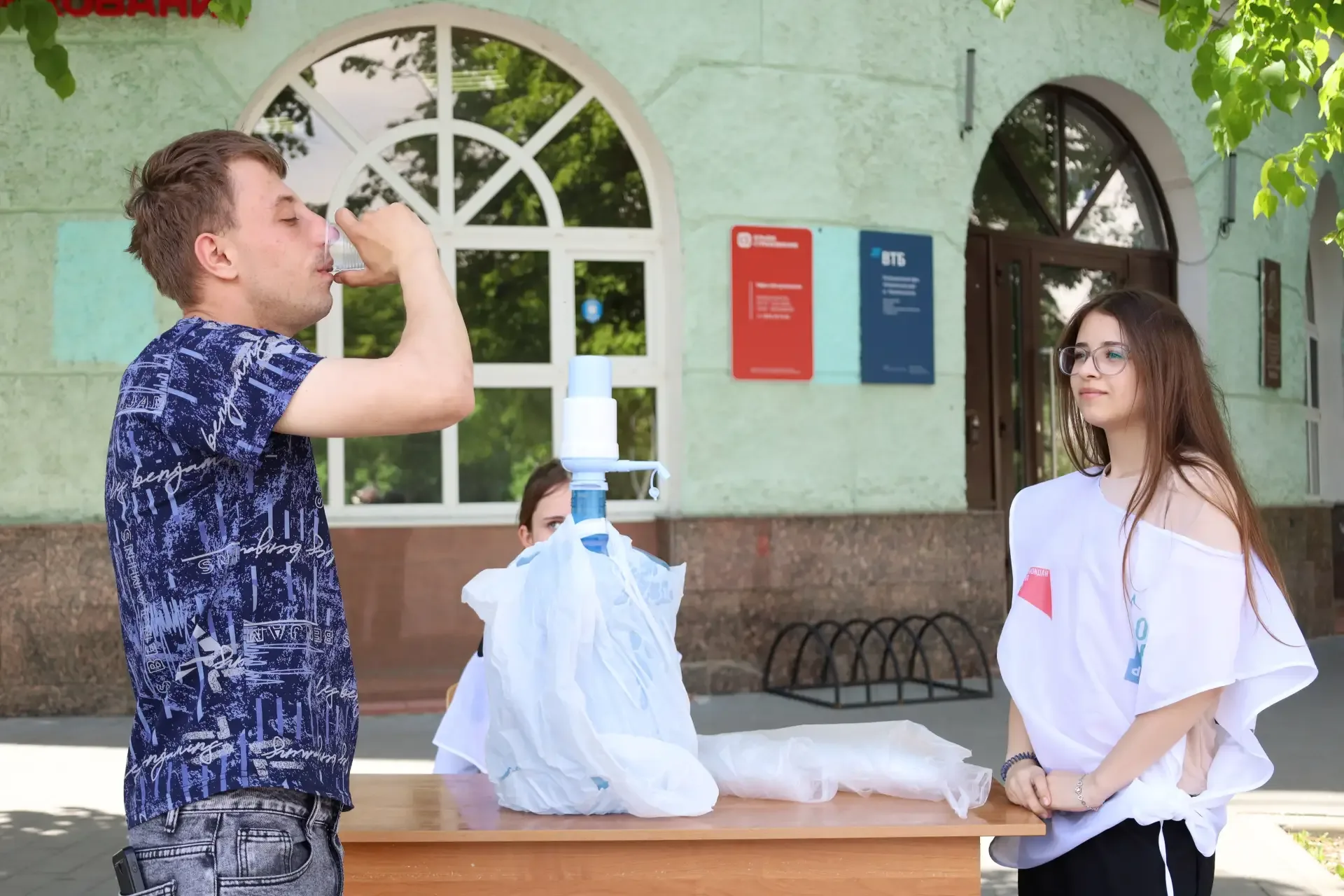 📢 Внимание, новомосковцы!  В Новомосковске организована бесплатная раздача питьевой воды.  В период 
