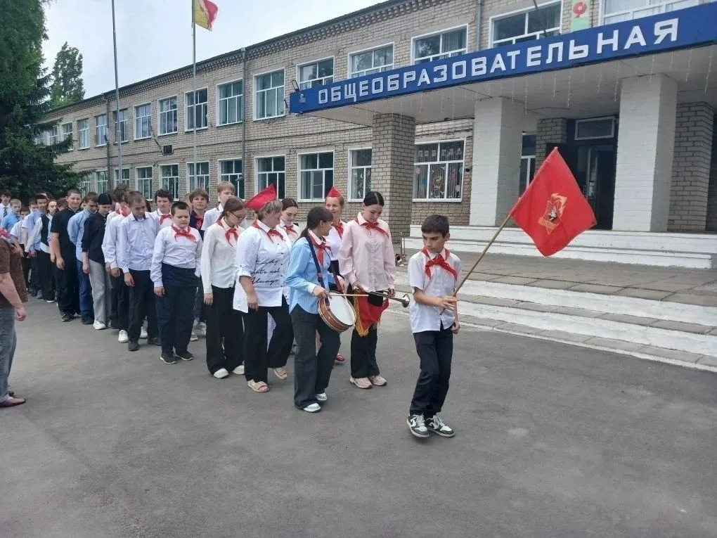 "Будь готов!" — всегда готов вспоминать славные традиции.    19 мая сотрудники Бутурлиновского культ