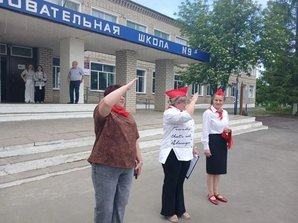 "Будь готов!" — всегда готов вспоминать славные традиции.    19 мая сотрудники Бутурлиновского культ