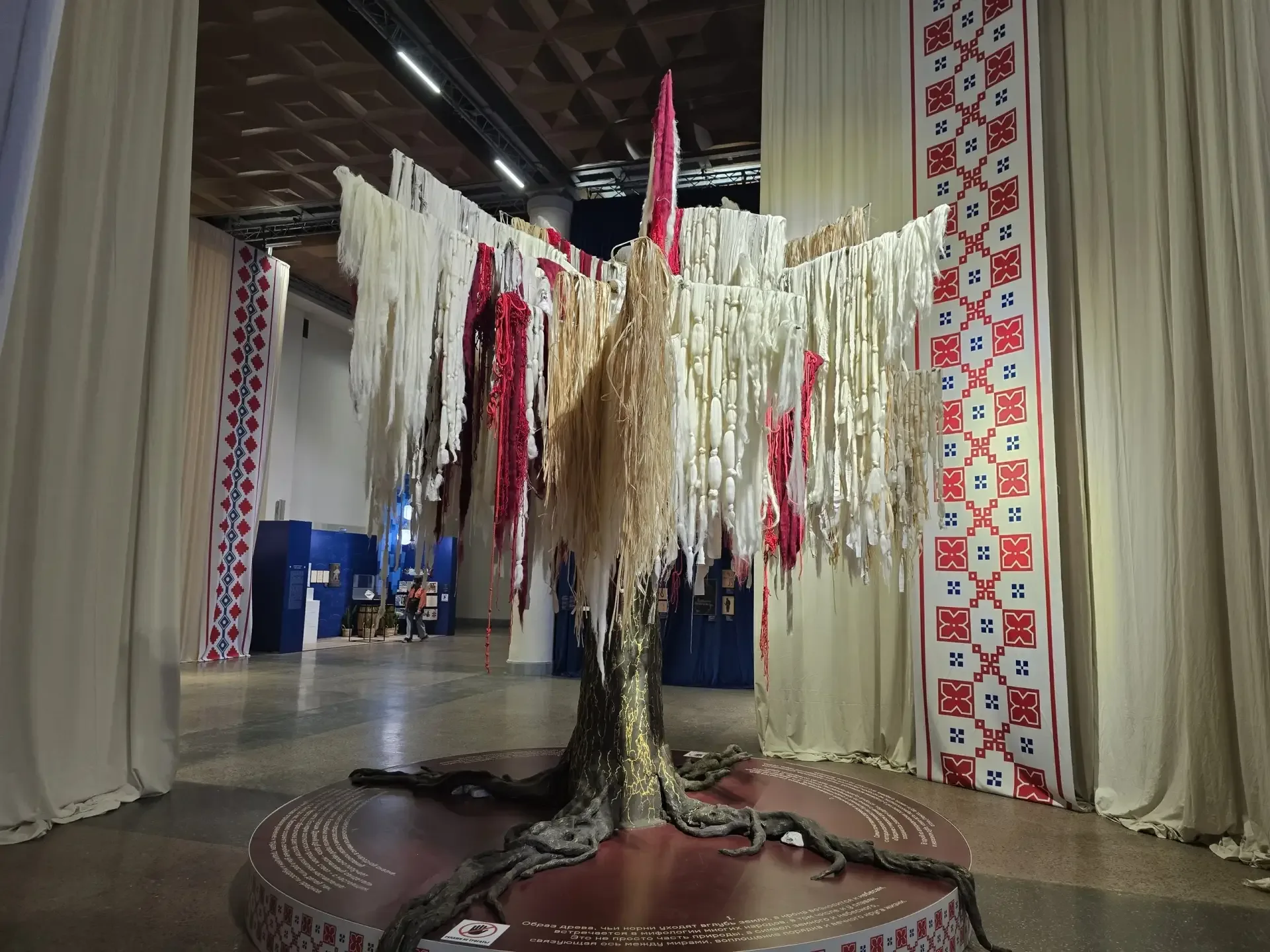 📍Выставка на ивановском ЖД вокзале по мотивам русских сказок «Сказочная Русь».  📷 Моя Кинешма