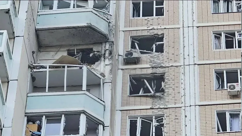 ⚡️ Над Липецкой областью этой ночью сбили БПЛА: всего над РФ уничтожили 556 дронов, в Подмосковье 12