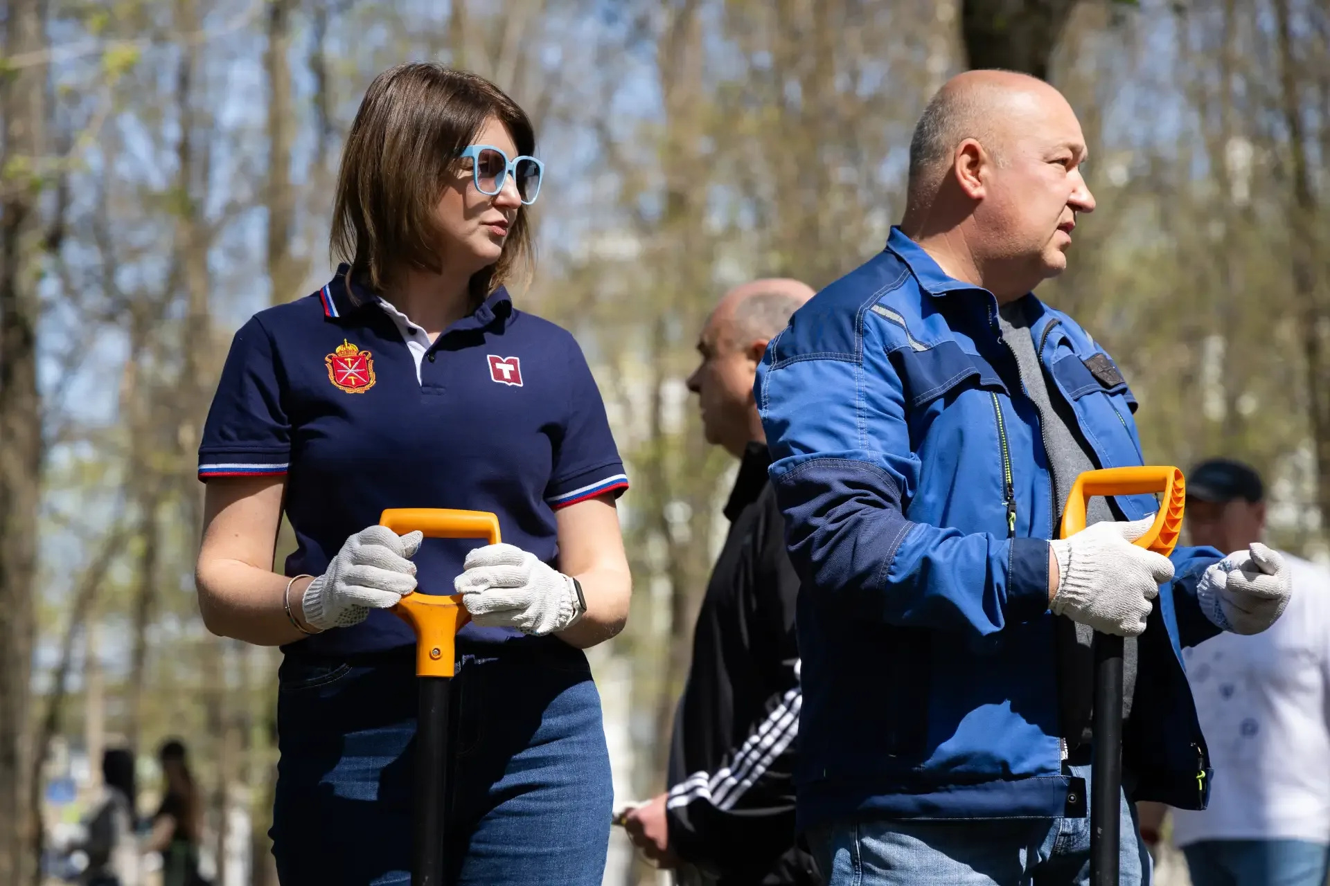 🌳 #ТулГУ на посадке аллеи: вклад в зелёное будущее Тулы  Сегодня проректор по учебно‑воспитательной 
