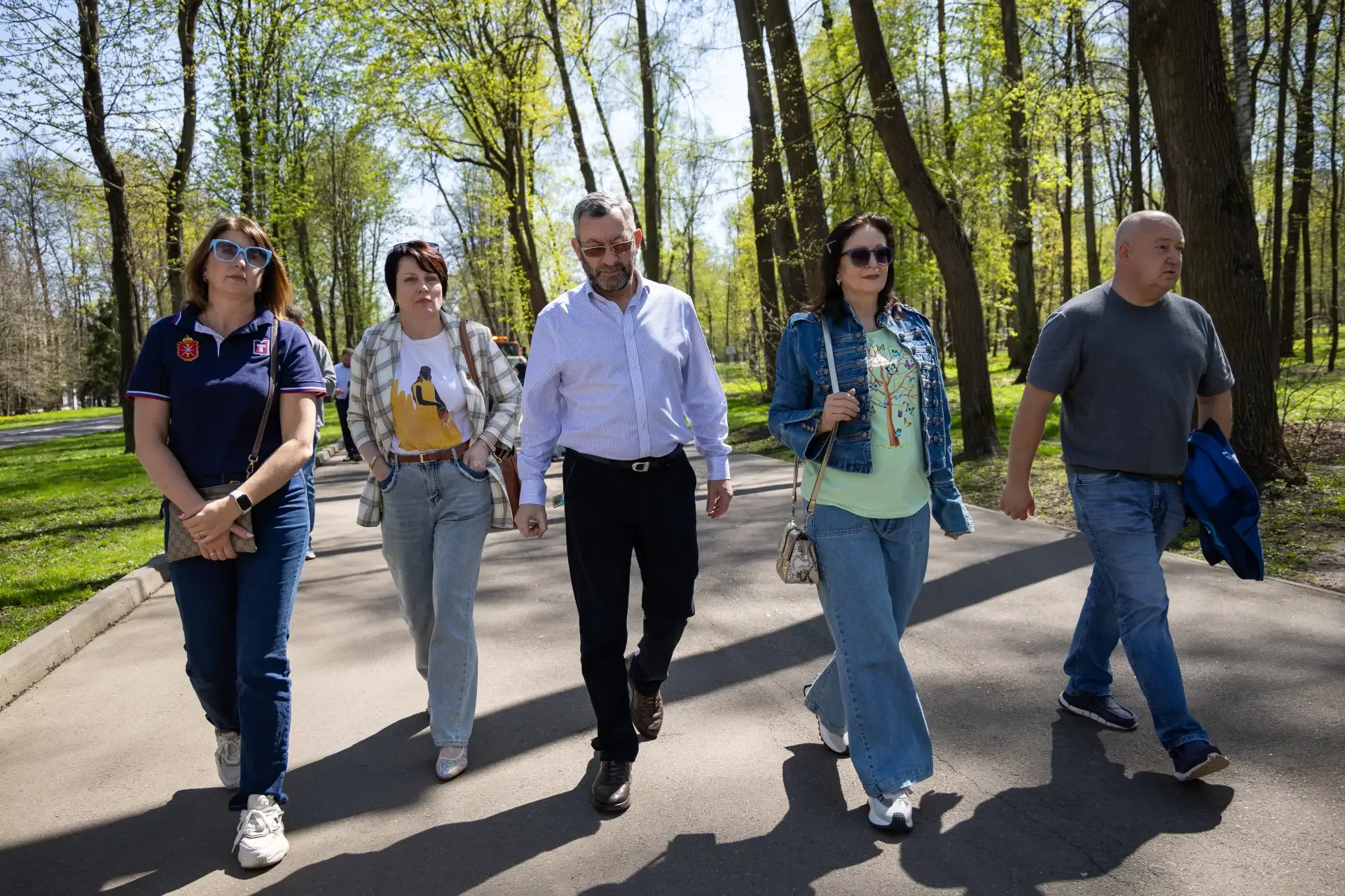 🌳 #ТулГУ на посадке аллеи: вклад в зелёное будущее Тулы  Сегодня проректор по учебно‑воспитательной 