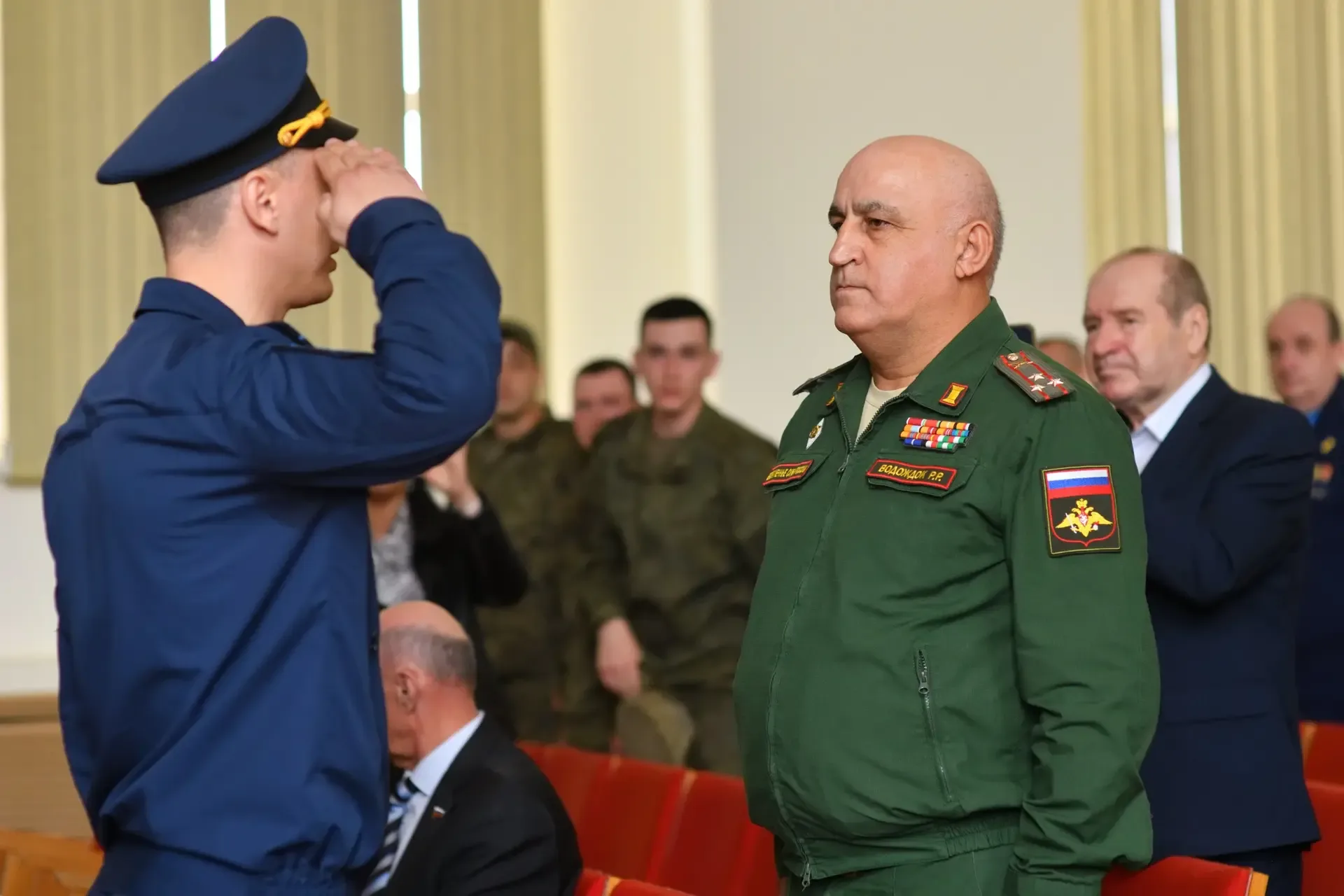 В Майкопе прошла торжественная отправка призывников  Пятеро жителей Адыгеи, в том числе новобранцы и