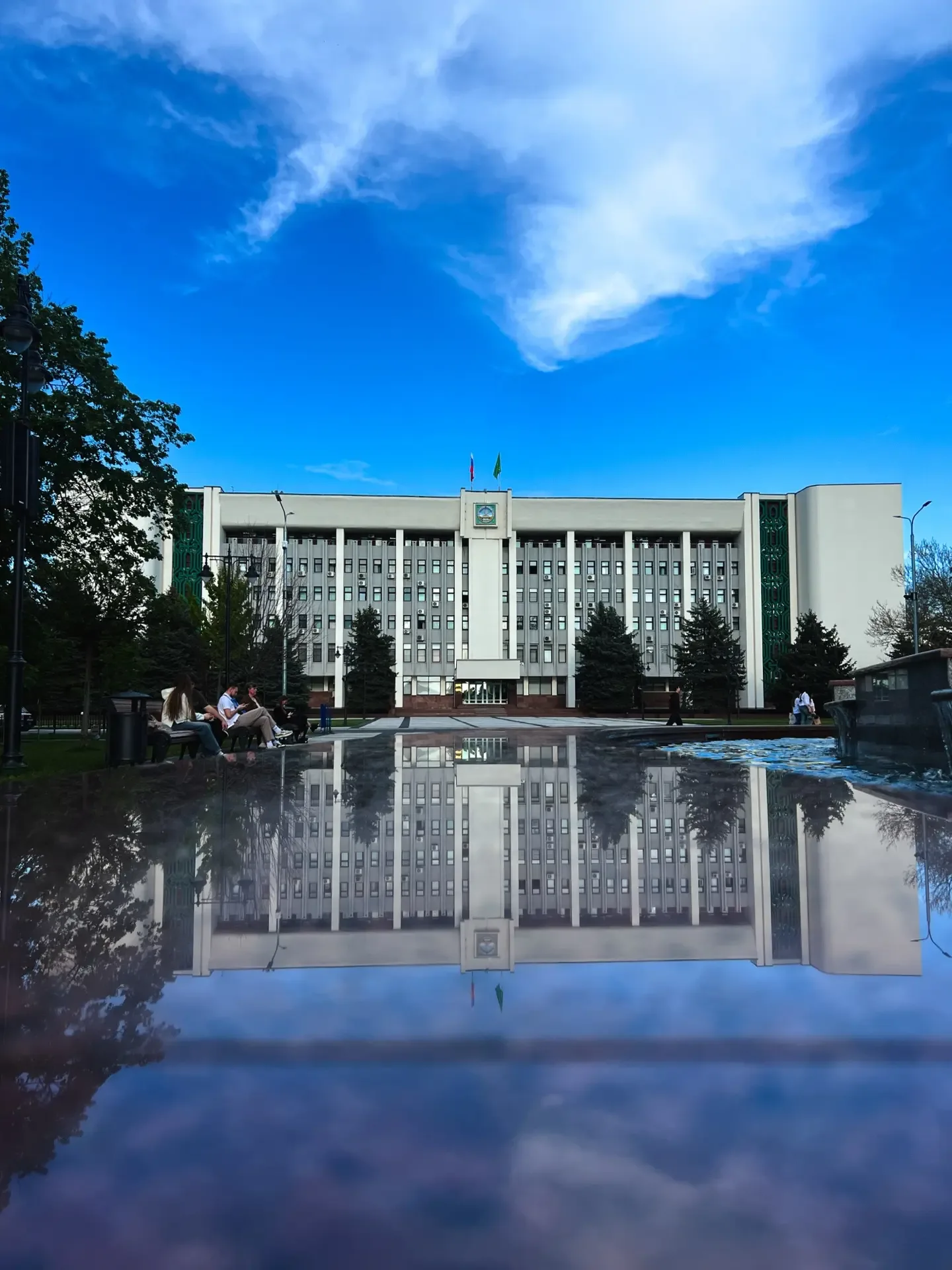 Весна в столице Адыгеи 🌿🌇  Спасибо нашим подписчикам за эти прекрасные кадры!  Приглашаем всех присо