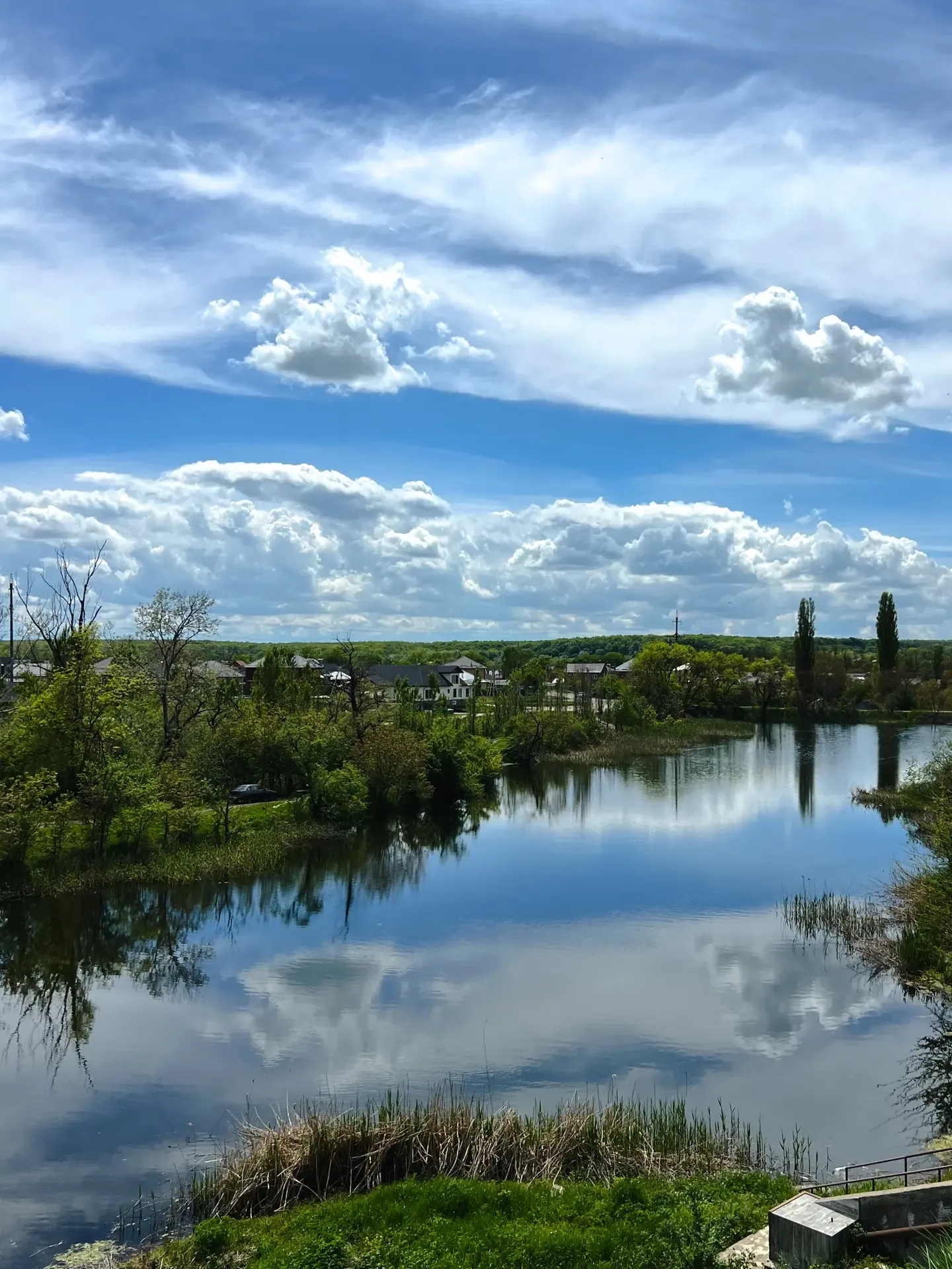 Весна в столице Адыгеи 🌿🌇  Спасибо нашим подписчикам за эти прекрасные кадры!  Приглашаем всех присо