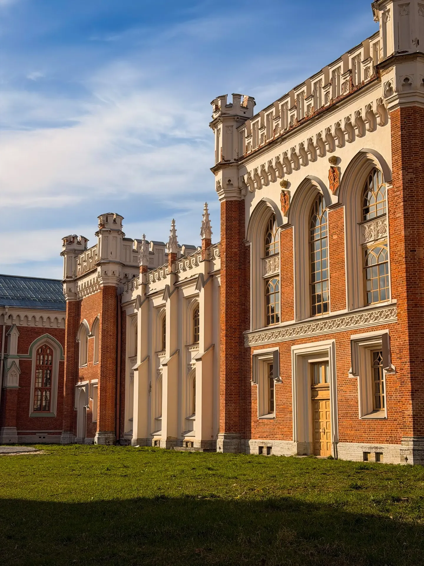 Самые красивые конюшни. Просто произведение искусства, невероятная красота.   Речь, конечно, про Пет