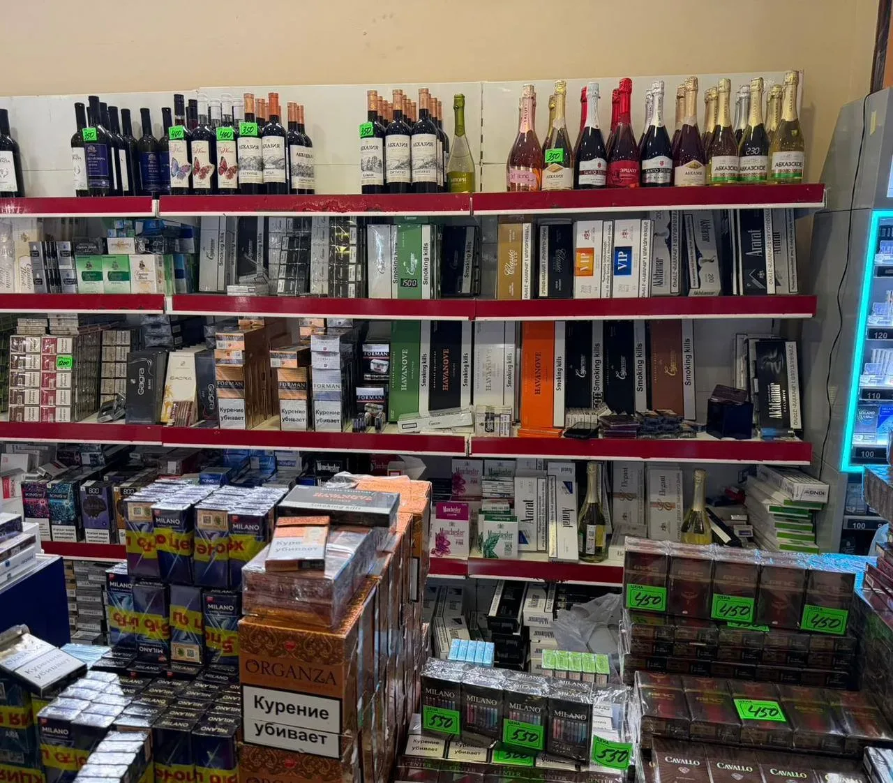 ⚡️ В Гагре изъяли крупную партию табачной продукции  В ходе проверки магазина «Смак» в Гагре обнаруж