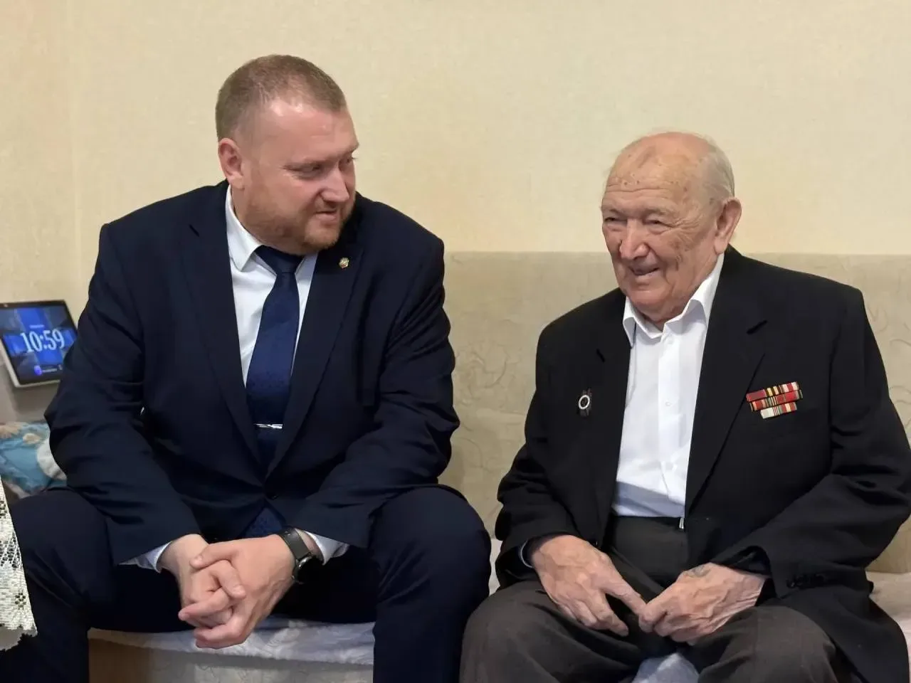 ❗️В Орске Почетный гражданин и ветеран ВОВ Николай Гущин отмечает 97-летие  🔹Глава города лично Арте