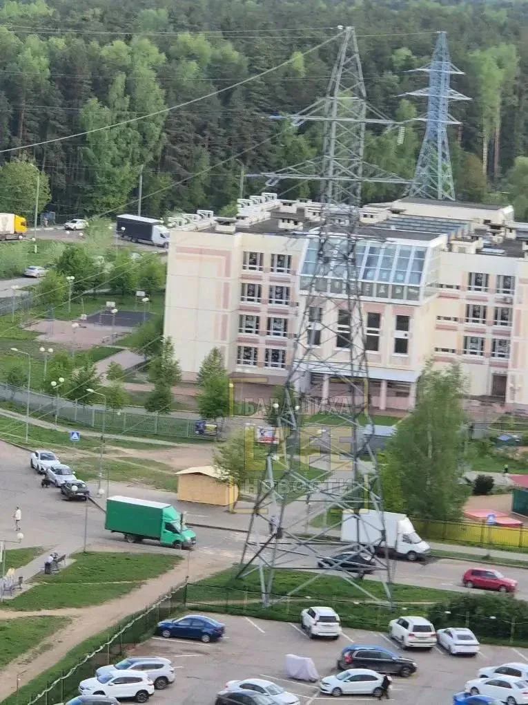 В 22 микрорайоне убрали все палатки с овощами и хлебом якобы они не соответствуют нормам безопасност