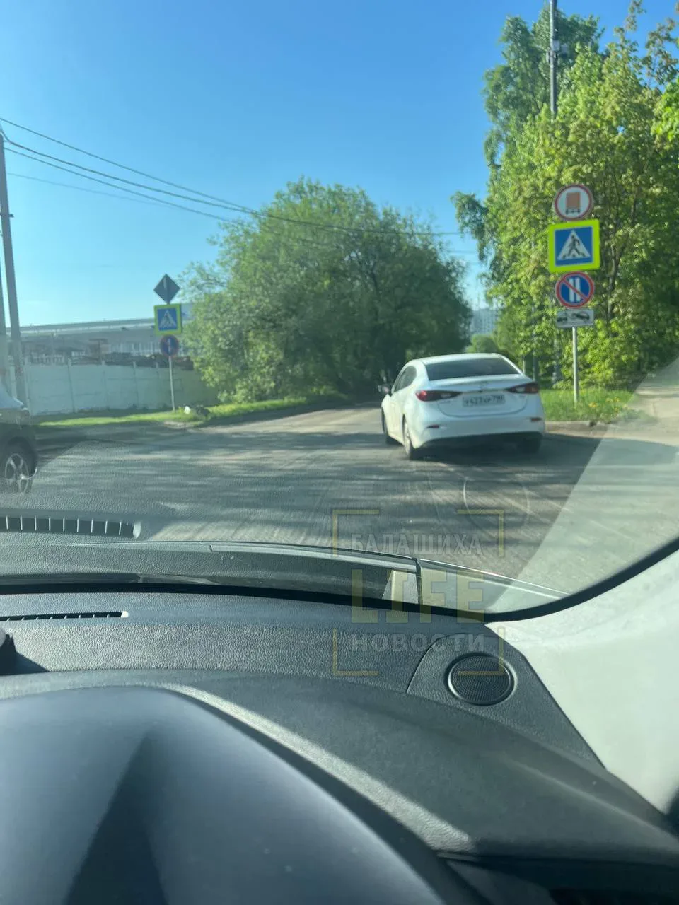 Асфальт на улице Терешковой был срезан еще в конце апреля, или самом начале мая, по крайней мере на 