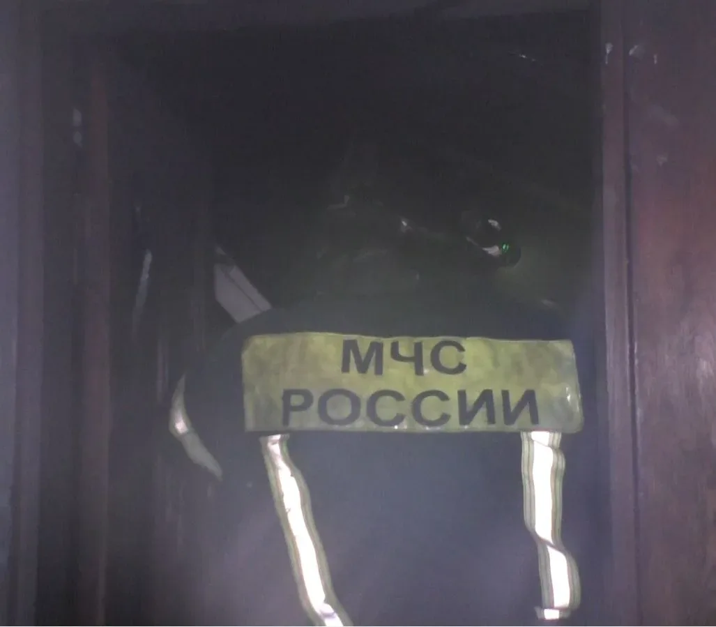 В Орле из-за пожара в многоквартирном доме эвакуировали 5 человек  Подробности пожара, произошедшего