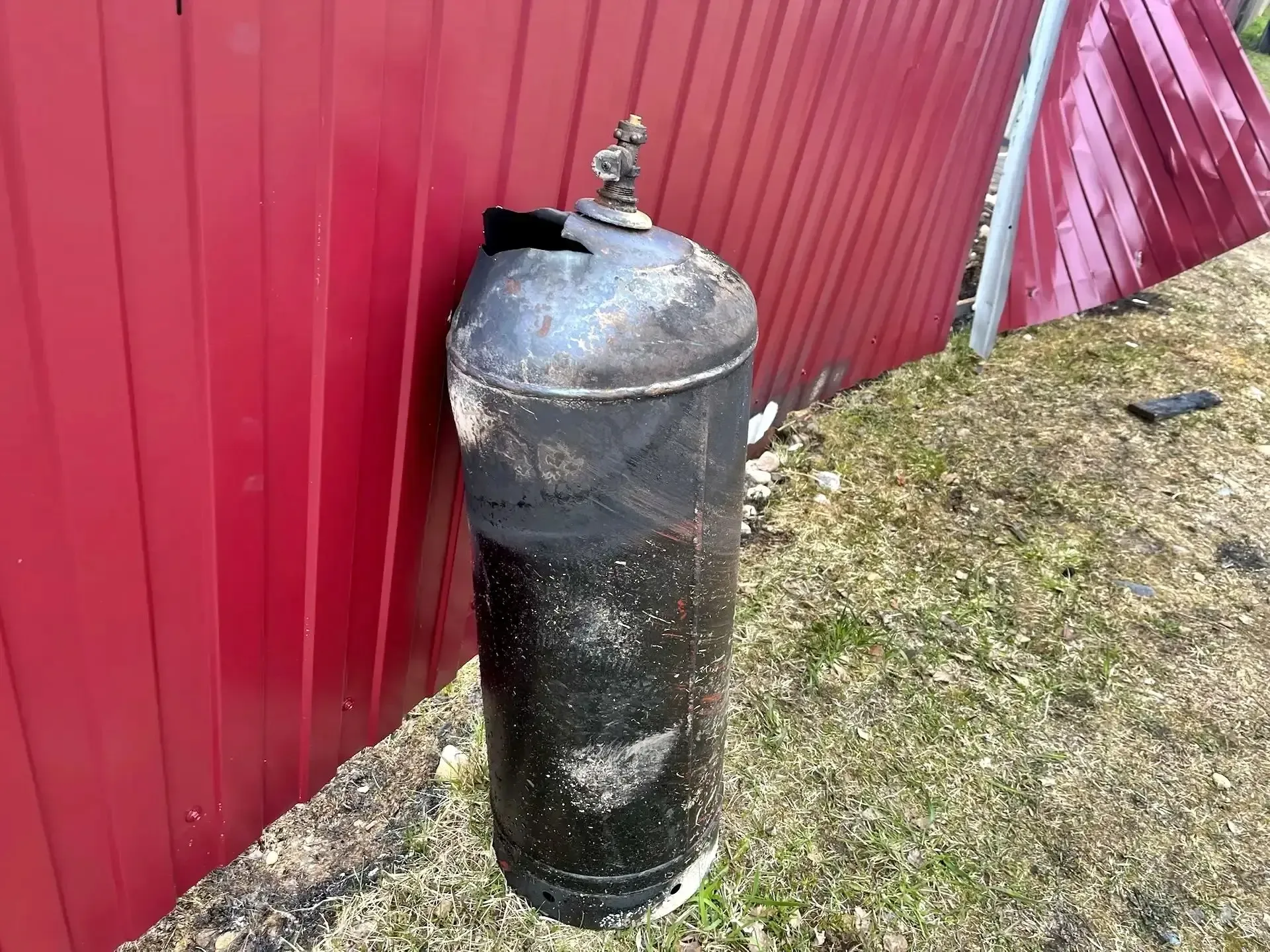 В Няндомском округе взорвался газовый баллон,  пострадал мужчина  11 мая в 23:16 в экстренные службы