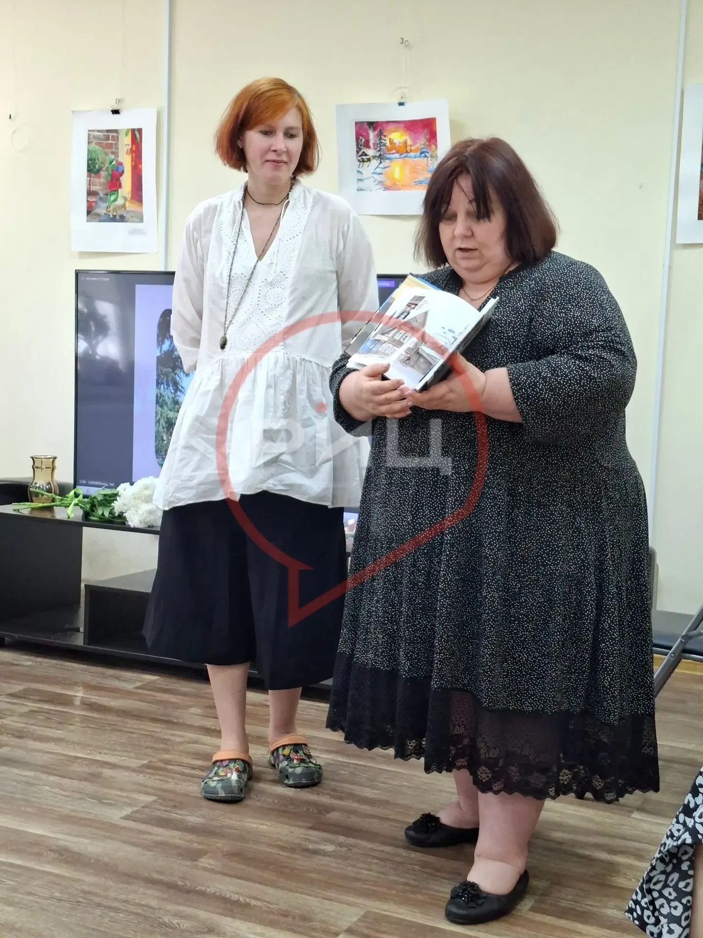 Первую книгу о боровских наличниках презентовали в галерее Людмилы Киселёвой. Её автором стала местн
