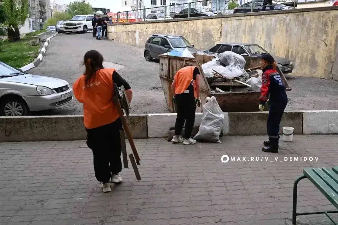 В Белгороде продолжается работа на месте вчерашнего ЧП  Валентин Демидов сообщил, что управы провели