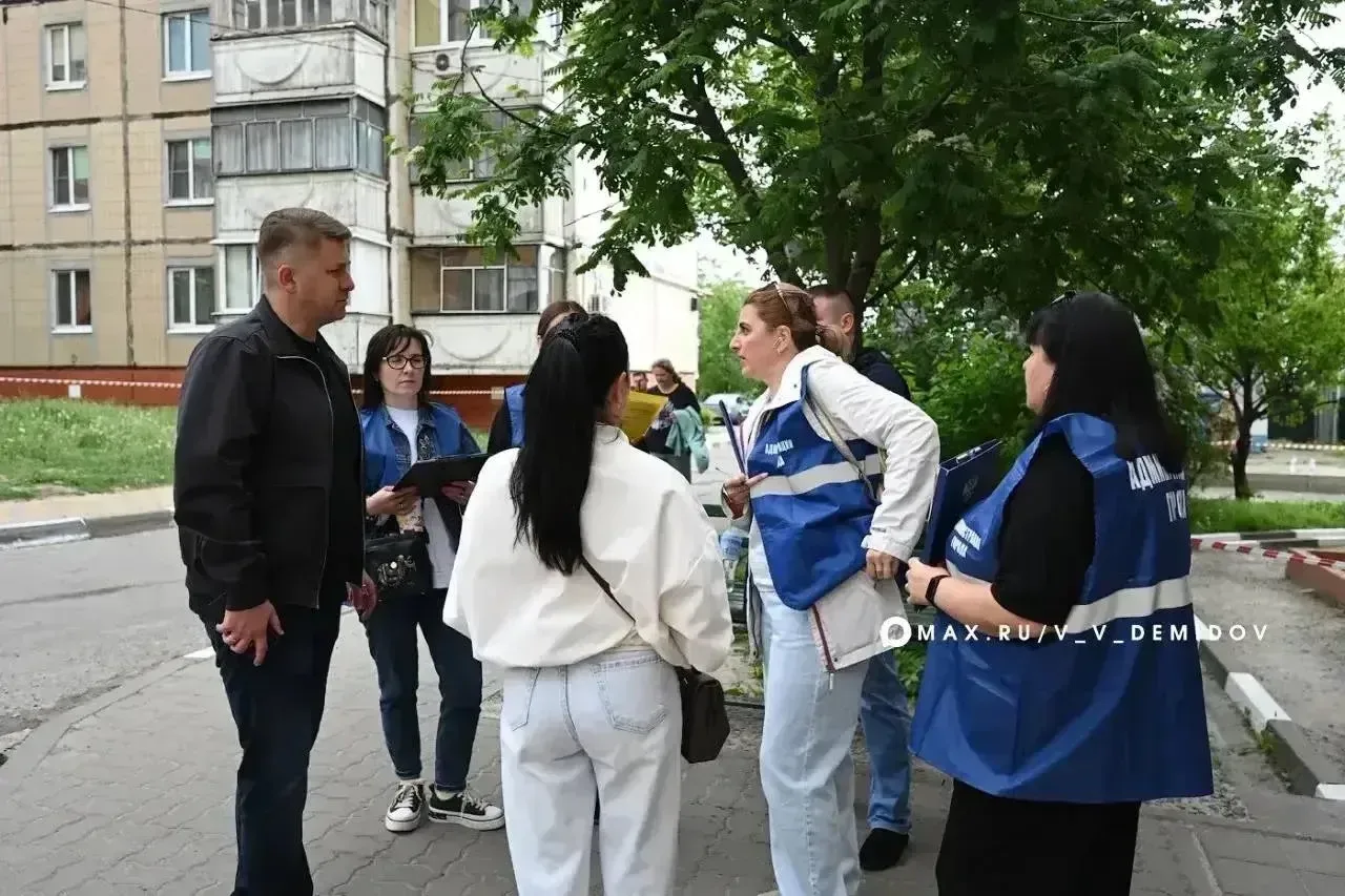 В Белгороде продолжается работа на месте вчерашнего ЧП  Валентин Демидов сообщил, что управы провели