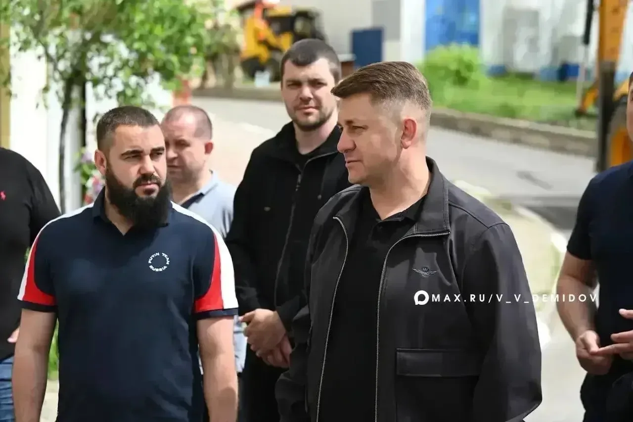 В Белгороде продолжается работа на месте вчерашнего ЧП  Валентин Демидов сообщил, что управы провели