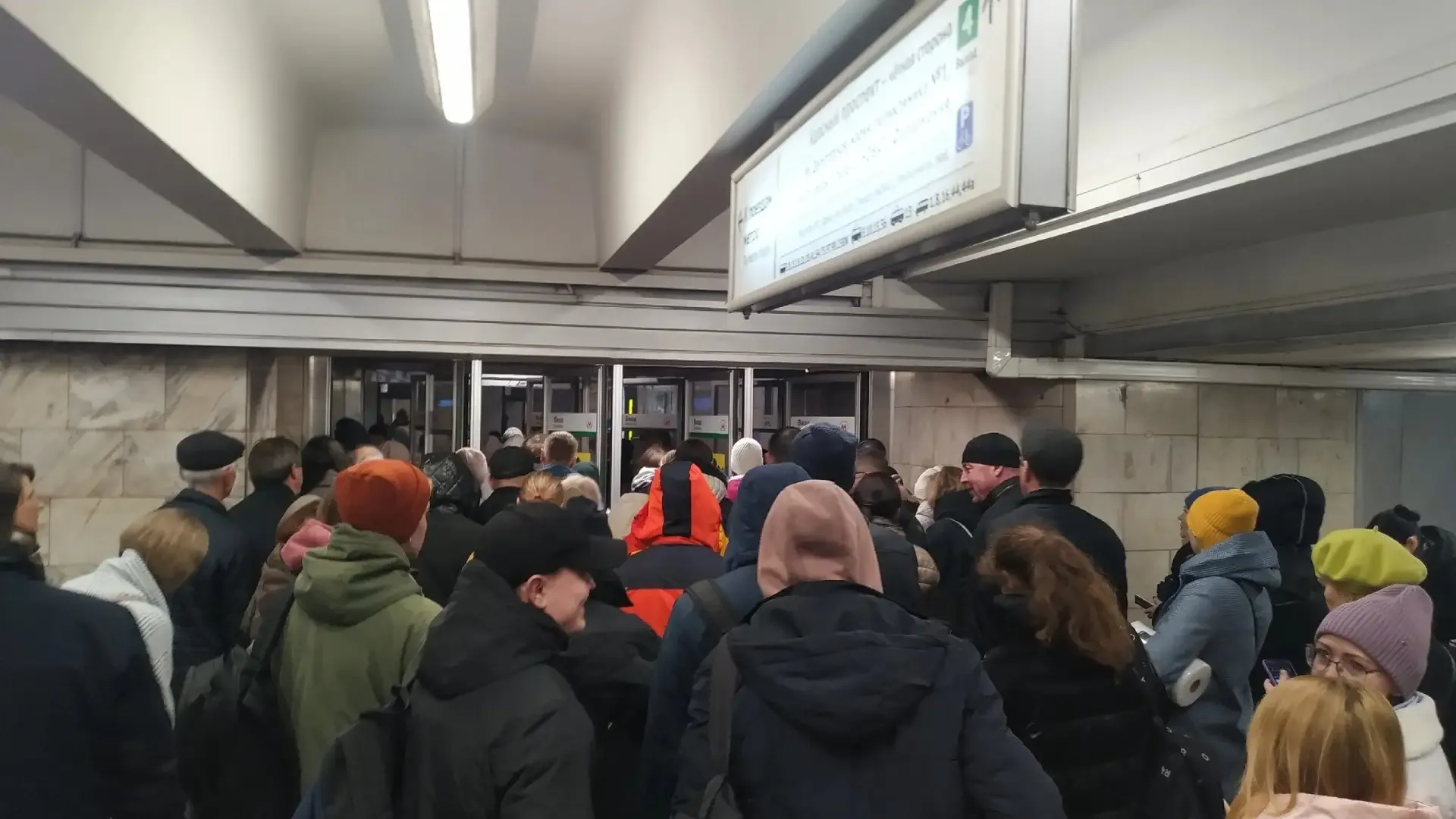 Центр Новосибирска перекроют вечером 6 мая из-за репетиции парада.  С 18:30 до 22:30 могут полностью