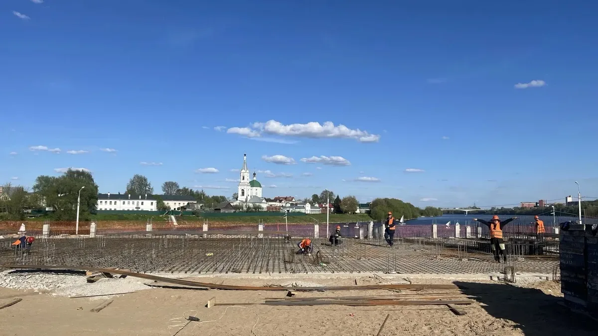 Продолжается строительство Речного вокзала в Твери.   На объекте завершили устройство свайного основ