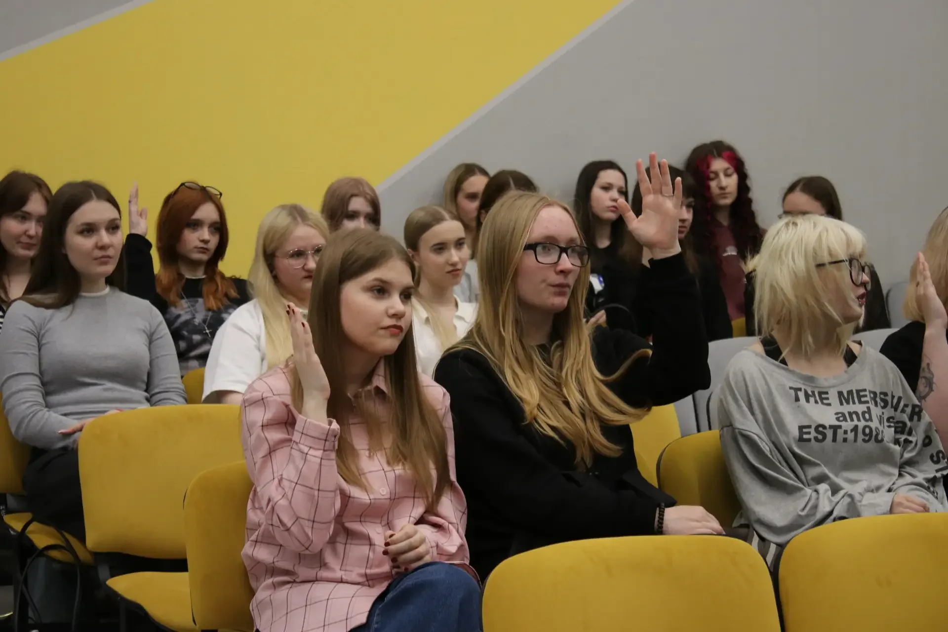 «Билет в профессию» выходит в школы! 😉  Начальник Центра профориентации и карьеры ЯрГУ Вера Филиппов
