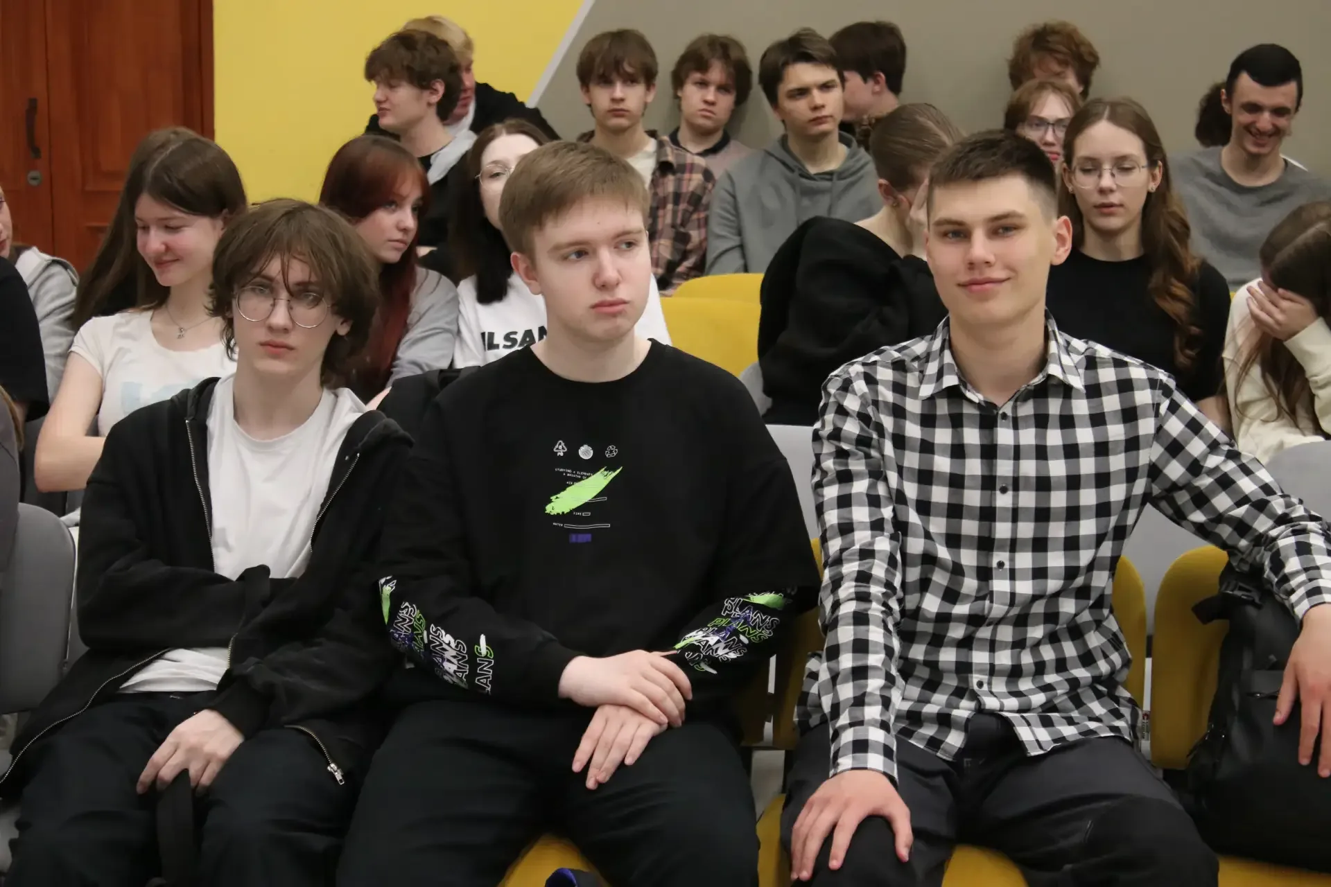 «Билет в профессию» выходит в школы! 😉  Начальник Центра профориентации и карьеры ЯрГУ Вера Филиппов