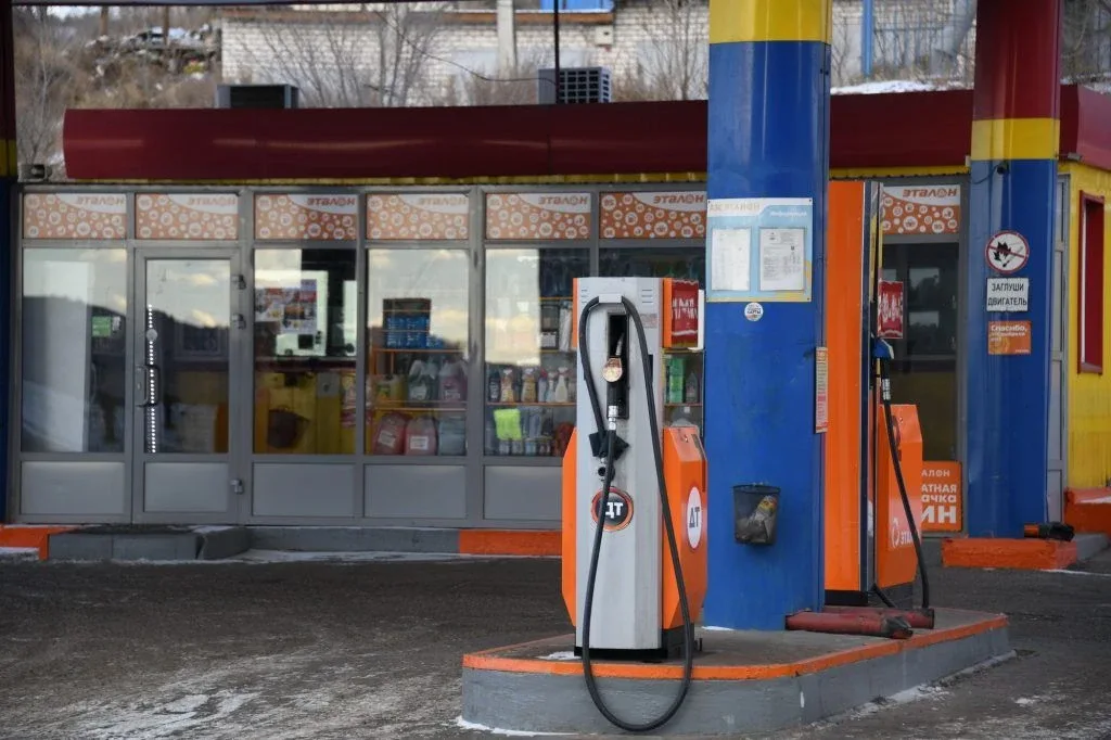 Цена бензина марки АИ-98 продолжает расти в Забайкалье  Стоимость бензина марки АИ-98 и выше продолж