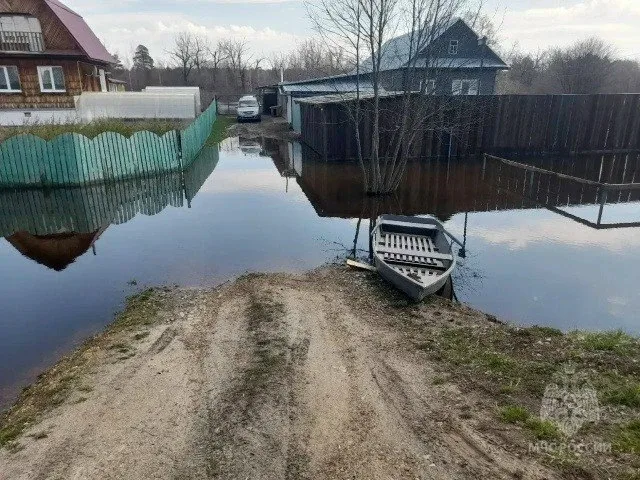 Уровень воды в Вятке у Кирова снизился до 420 см (-8 см за сутки)  Остаются подтопленными 100 придом