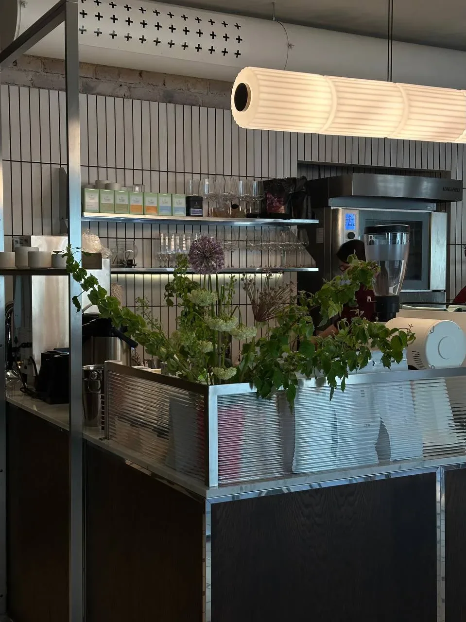 Завтрак недели: в новом бистро, где всё хочется разглядывать  Tony Bistro открылся в доходном доме Ч