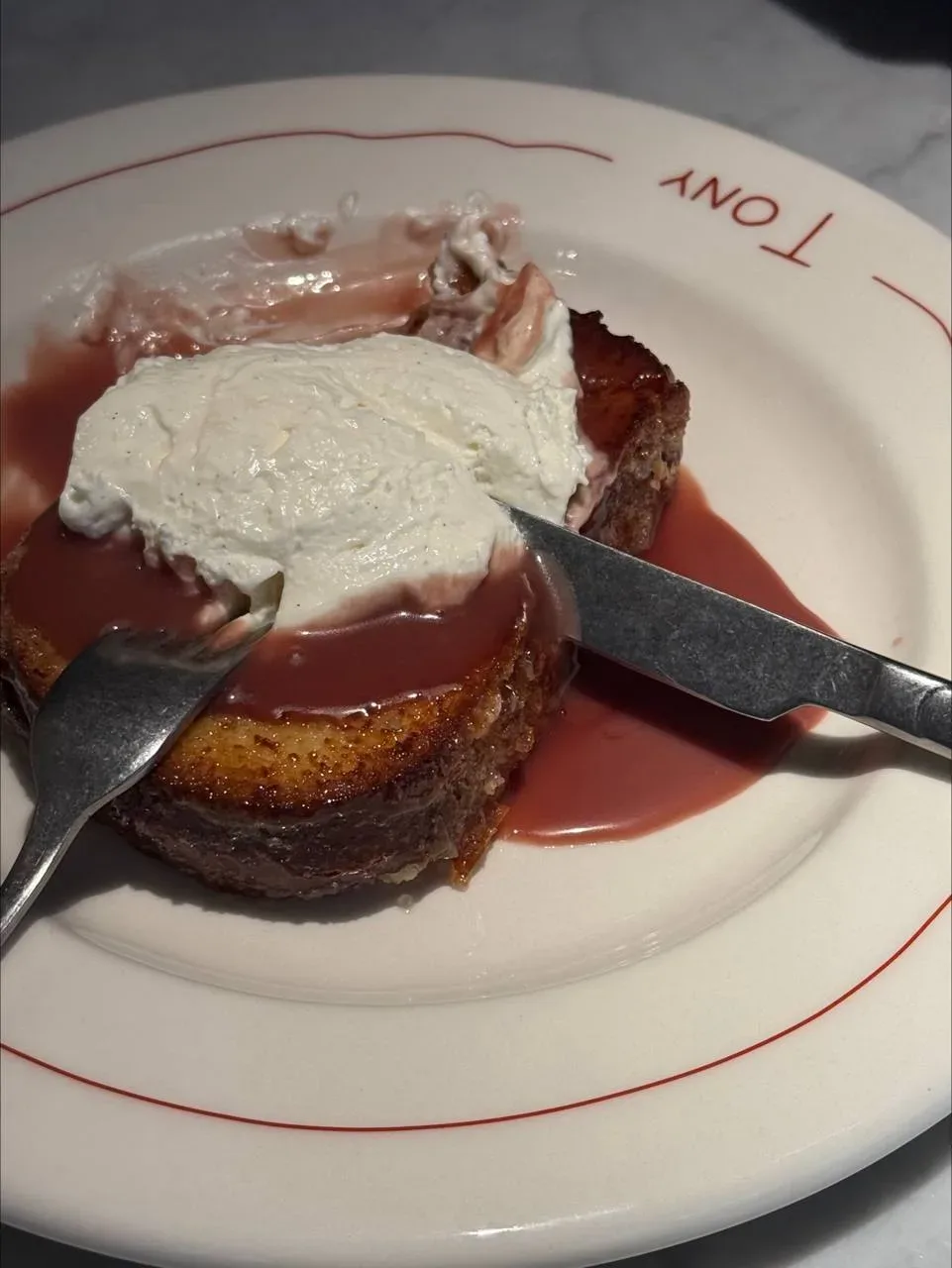 Завтрак недели: в новом бистро, где всё хочется разглядывать  Tony Bistro открылся в доходном доме Ч