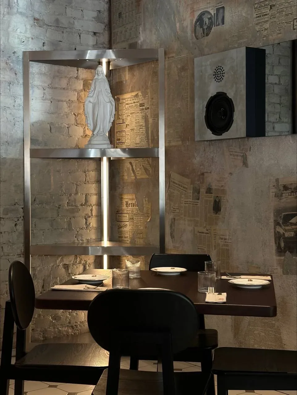 Завтрак недели: в новом бистро, где всё хочется разглядывать  Tony Bistro открылся в доходном доме Ч