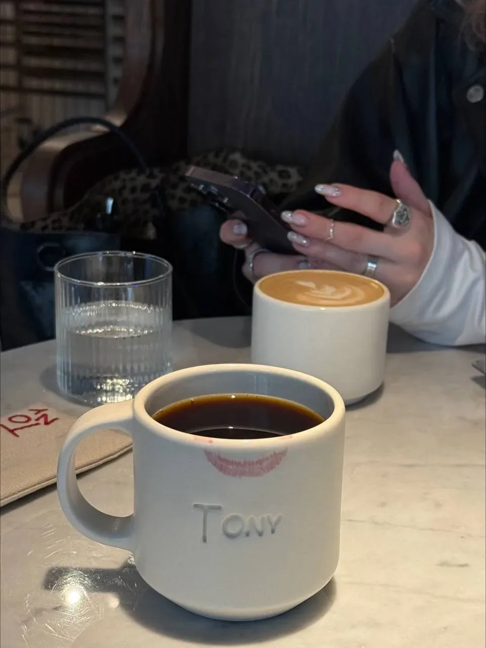 Завтрак недели: в новом бистро, где всё хочется разглядывать  Tony Bistro открылся в доходном доме Ч