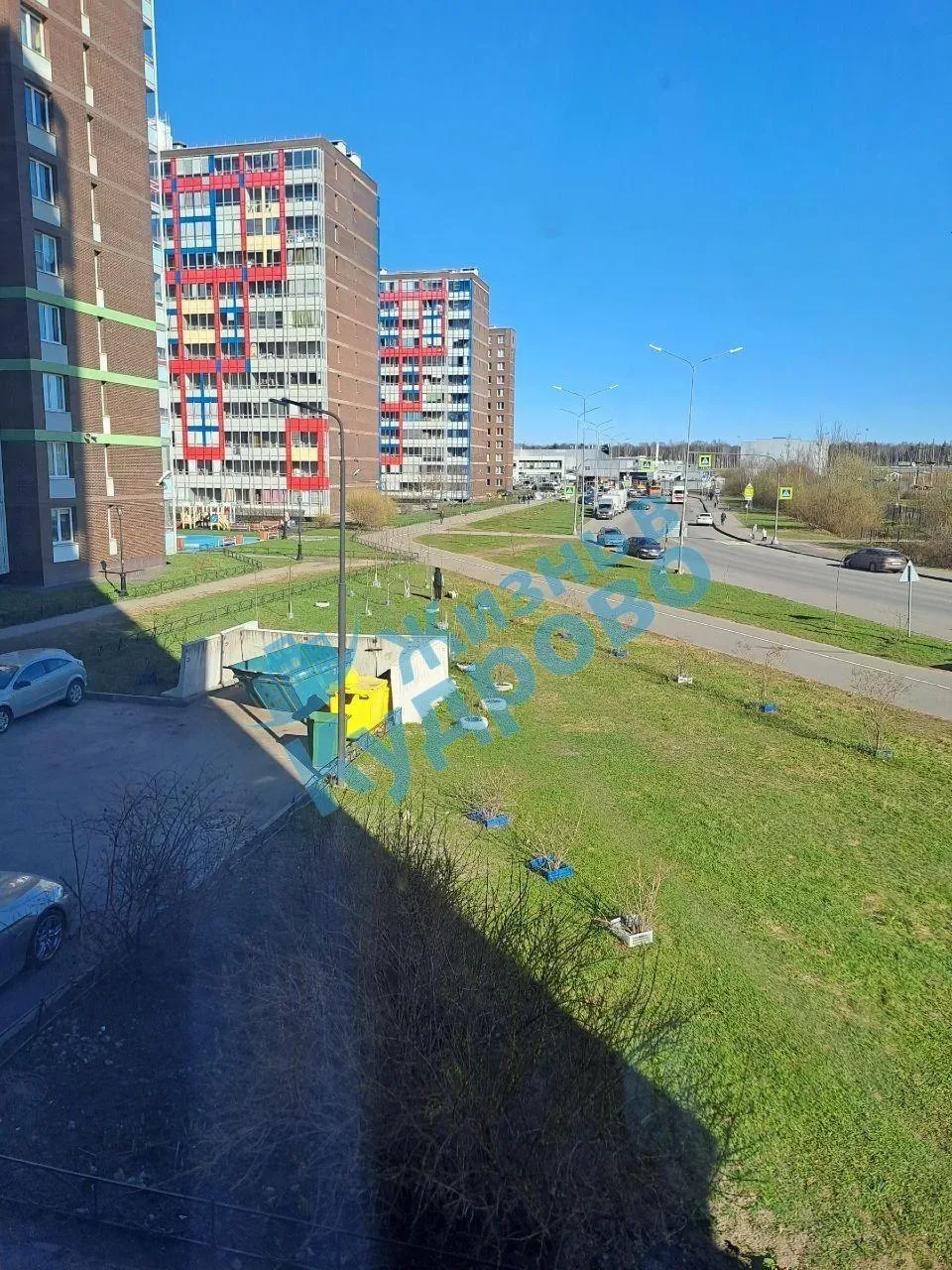 На Столичной, 1 растёт гора мусора 🗑️  Контейнерная площадка заполнена, мусор не убирают.   📸 Жизнь 