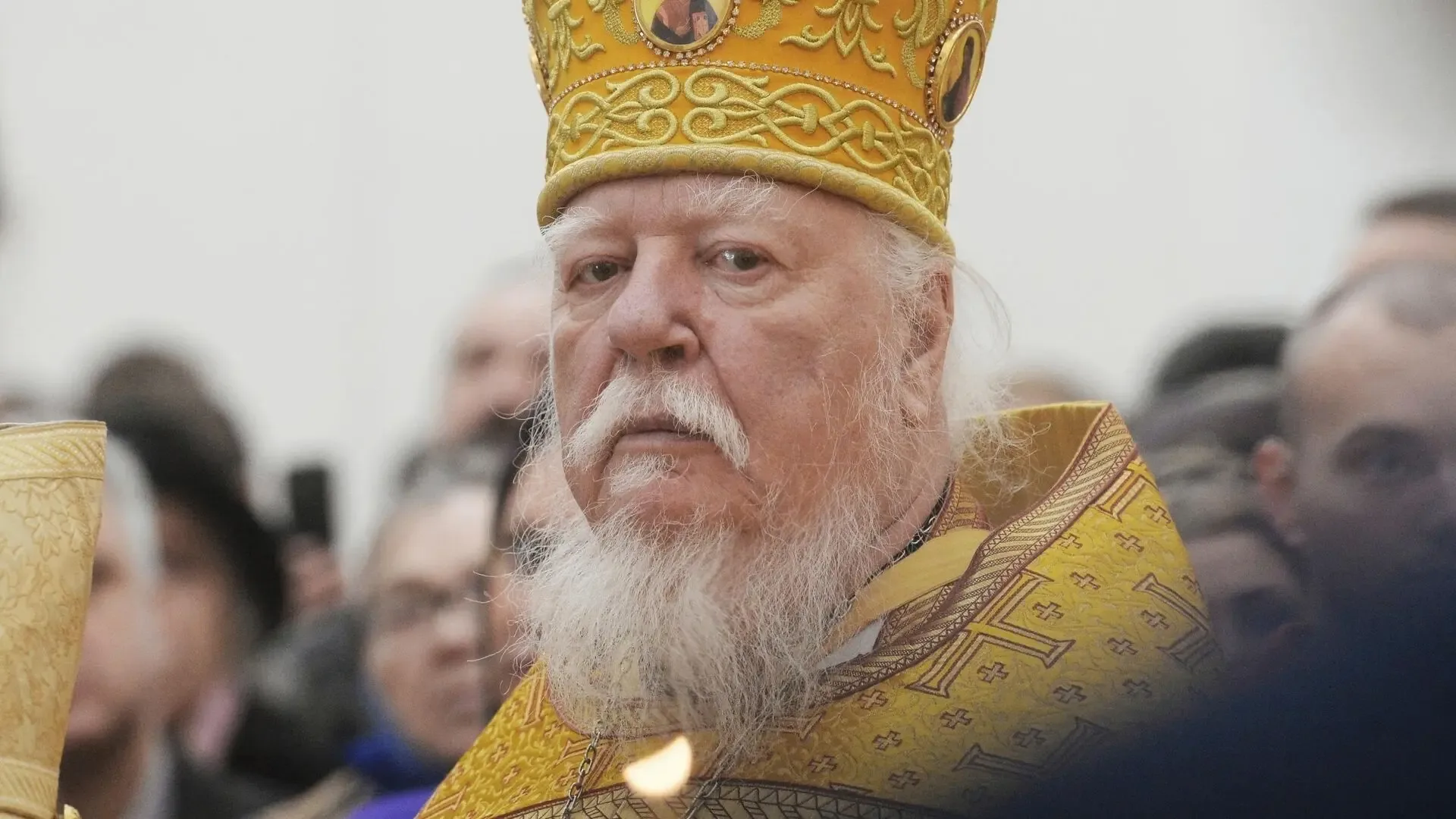 Слепец, водящий слепого, упадет в яму, конечно, первый, а за ним и тот, которого он водит. Это мы то