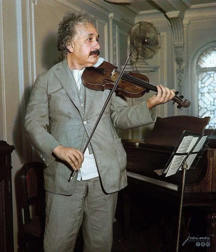 Если бы я не был физиком, я, вероятно, стал бы музыкантом. Я часто мыслю в терминах музыки. Я живу с