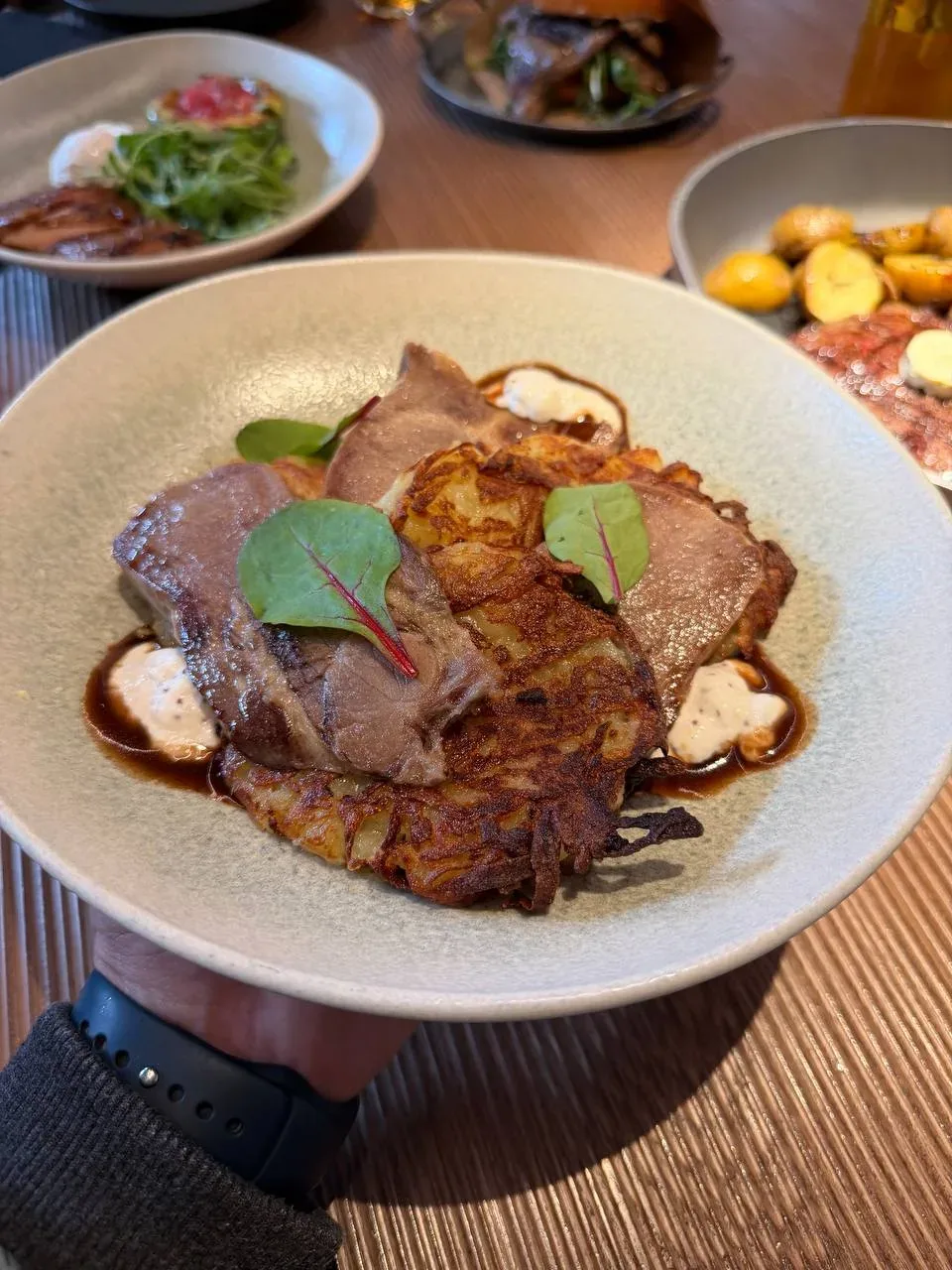 Наконец‑то добрался до Bukowski Grill — и это было именно то, о чём я мечтал ещё на Чукотке: сочные 