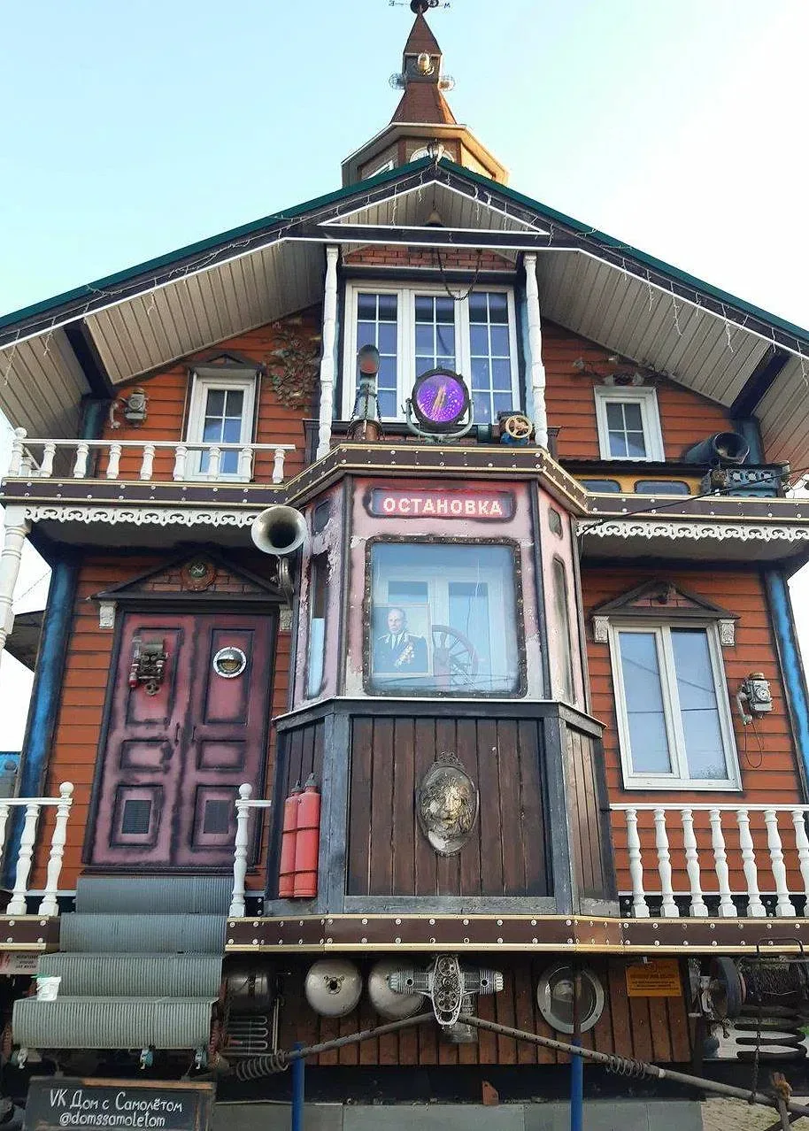 Арт-пространство в стиле стимпанк ⚙ ✈  🗓 по записи 📍Волхонский пер., 2  💵 от 600 ₽  Наверняка вы не 