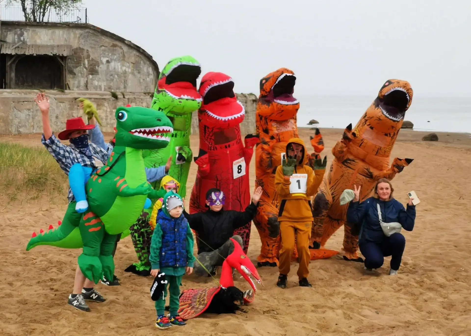 Весёлый забег динозавров уже сегодня 🦖  🗓 19 мая 19:00 📍 Форт «Риф»  💵 Бесплатно *Каждому, кто наряд