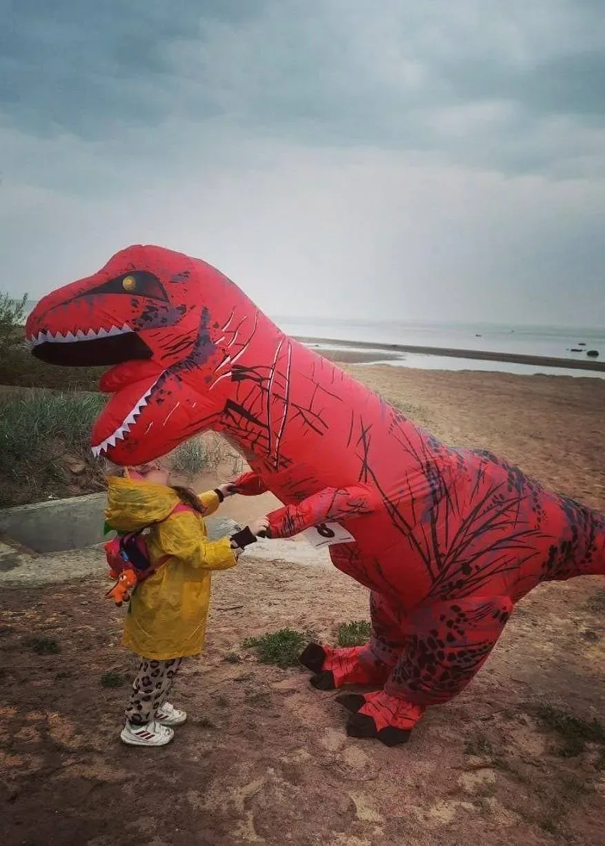 Весёлый забег динозавров уже сегодня 🦖  🗓 19 мая 19:00 📍 Форт «Риф»  💵 Бесплатно *Каждому, кто наряд