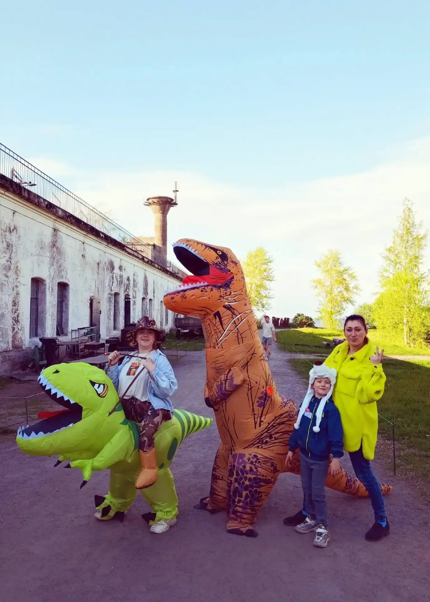 Весёлый забег динозавров уже сегодня 🦖  🗓 19 мая 19:00 📍 Форт «Риф»  💵 Бесплатно *Каждому, кто наряд