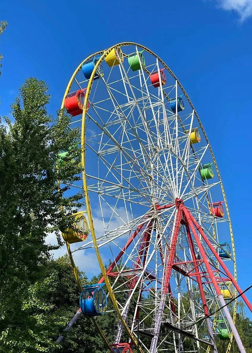 Катаемся бесплатно на колесе обозрения 🎡  🗓 до 31 мая, Пн-Пт 12:00-19:00 📍 пр. Обуховской Обороны, 1