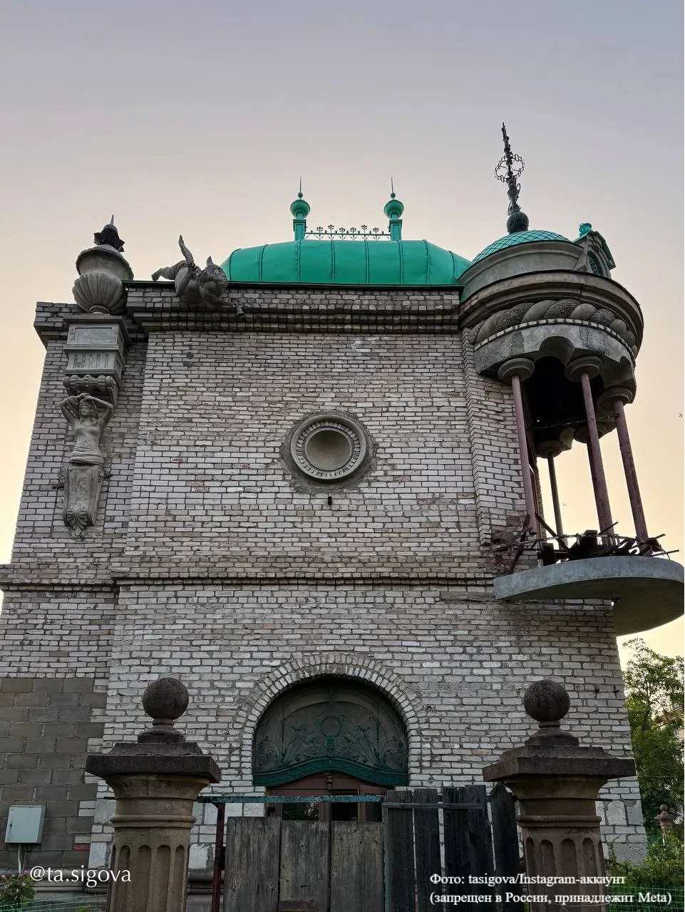 🏰 «Дом с кариатидами» на Валдае — замок, который строят больше 10 лет  Недалеко от центра города стр