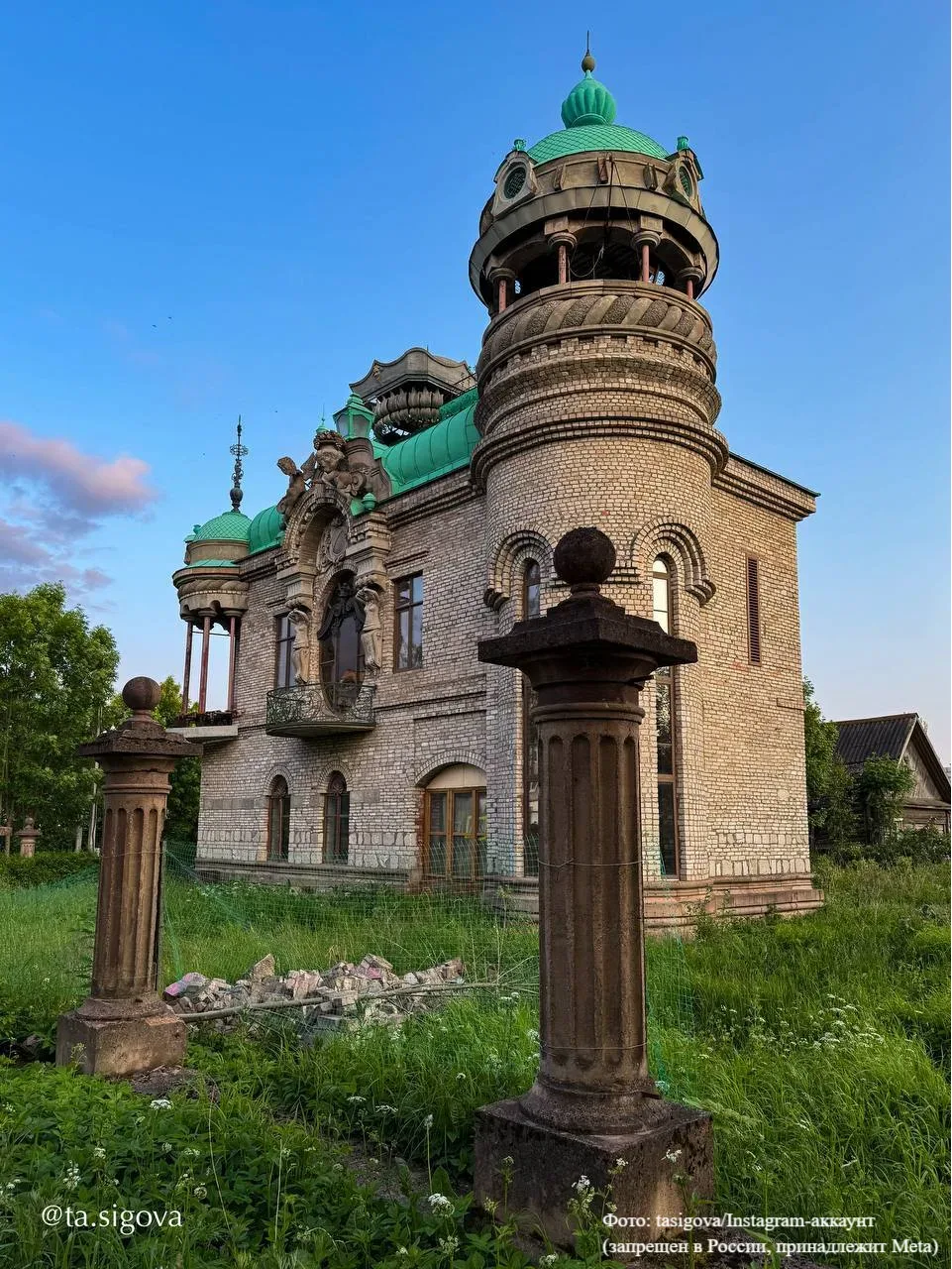🏰 «Дом с кариатидами» на Валдае — замок, который строят больше 10 лет  Недалеко от центра города стр