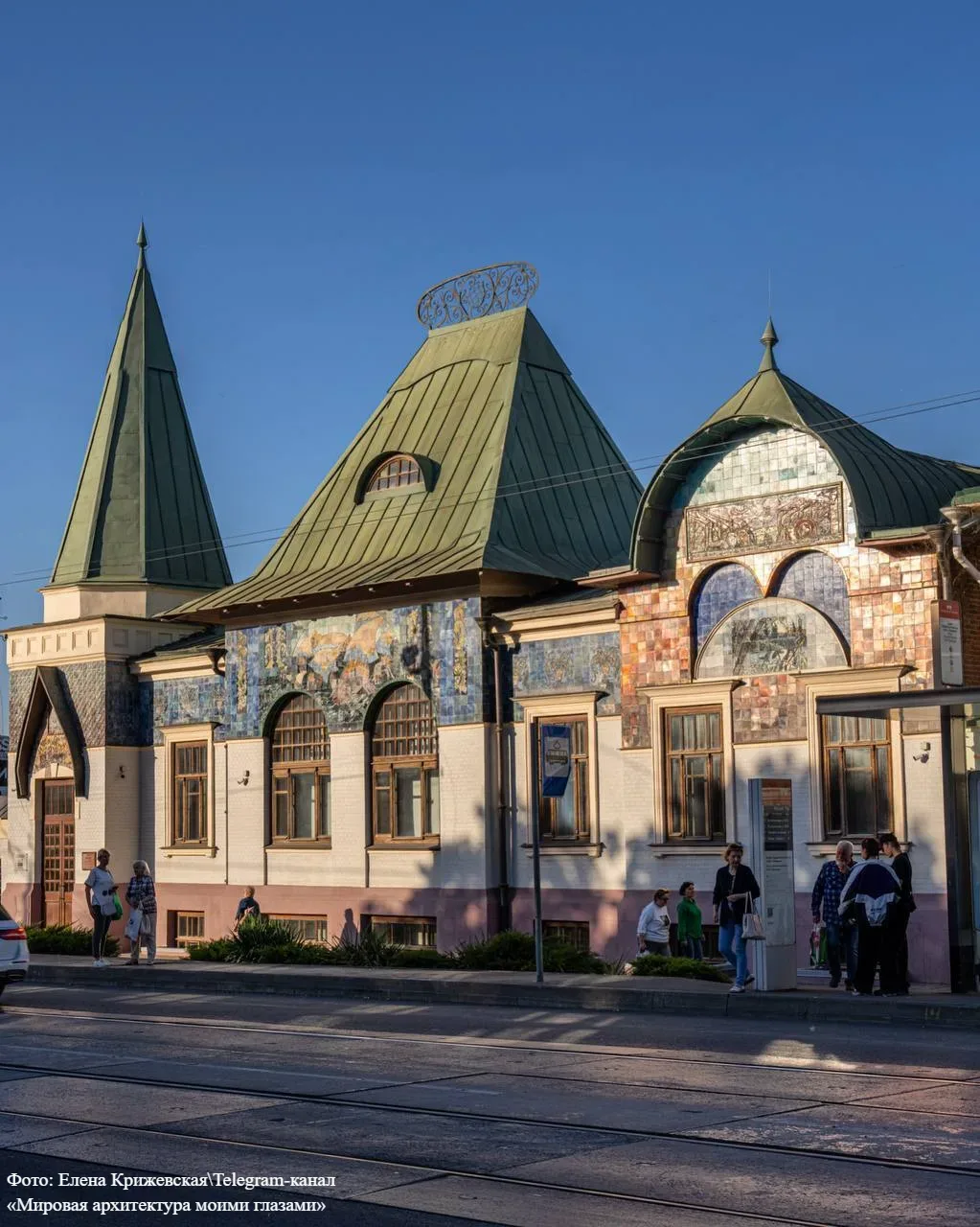 Мини-копия московского Ярославского вокзала — дом купца Шаронова 🏛  Этот дом хочется рассматривать к