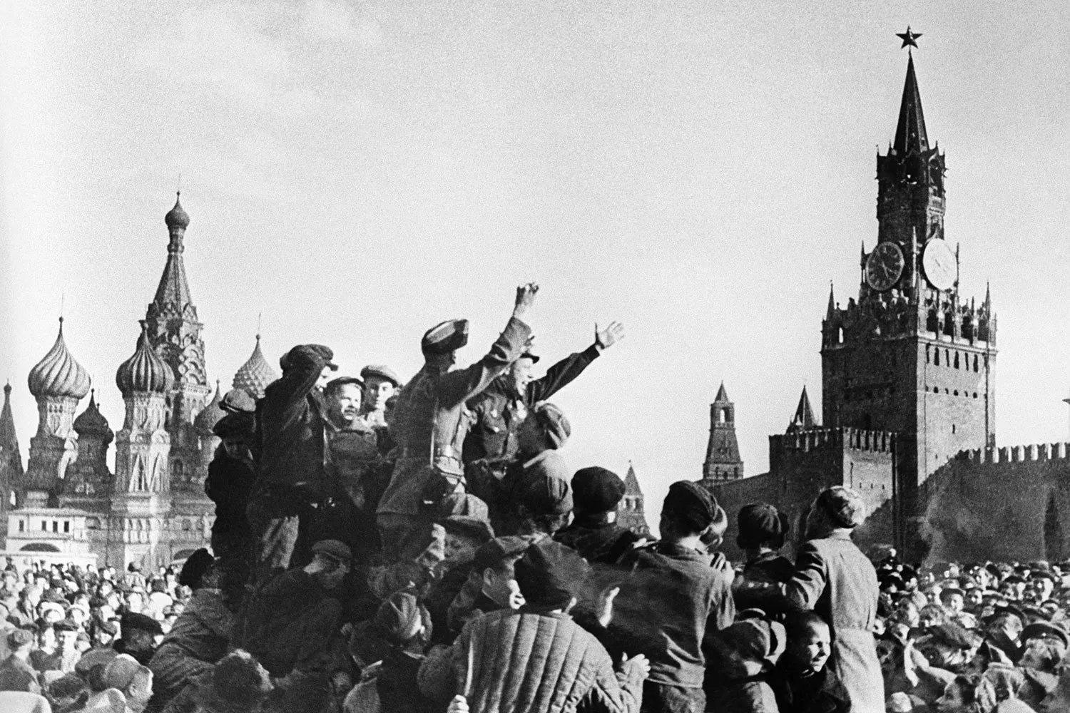 🕊  Друзья, поздравляем с 81-й годовщиной Победы в Великой Отечественной войне!  🕊  Желаем мирного не