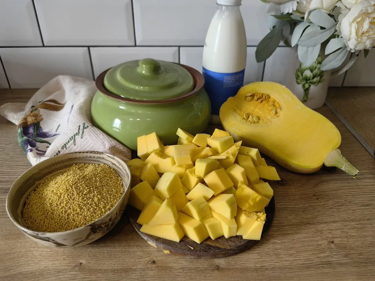 Пшенная каша с тыквой как из русской печи. Главное чтобы был большой горшок для запекания.   Ингреди