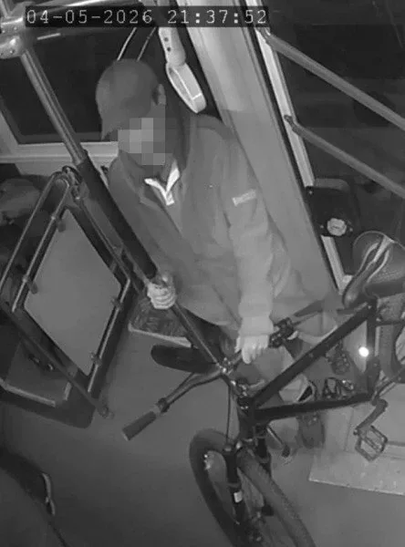 В Чебоксарах по записям с камер видеонаблюдения вычислили мужчину, укравшего велосипед стоимостью 30