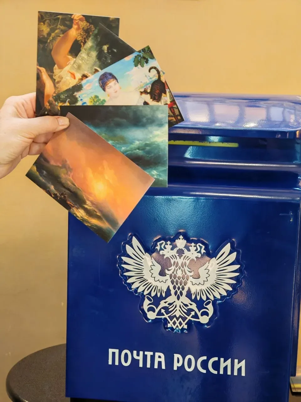 🖼 ️Не просто открытки, а настоящие шедевры  Отметили 131-летие Русского музея яркой акцией.  Каждый 